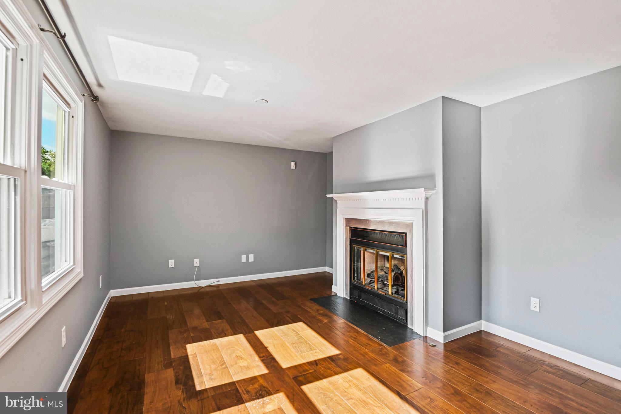 SENECA CHASE - Residential