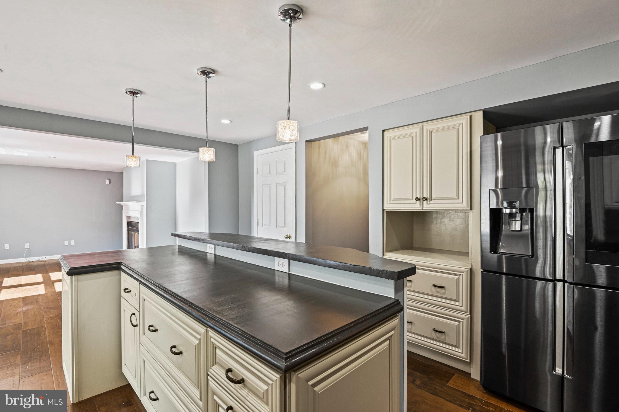 SENECA CHASE - Residential