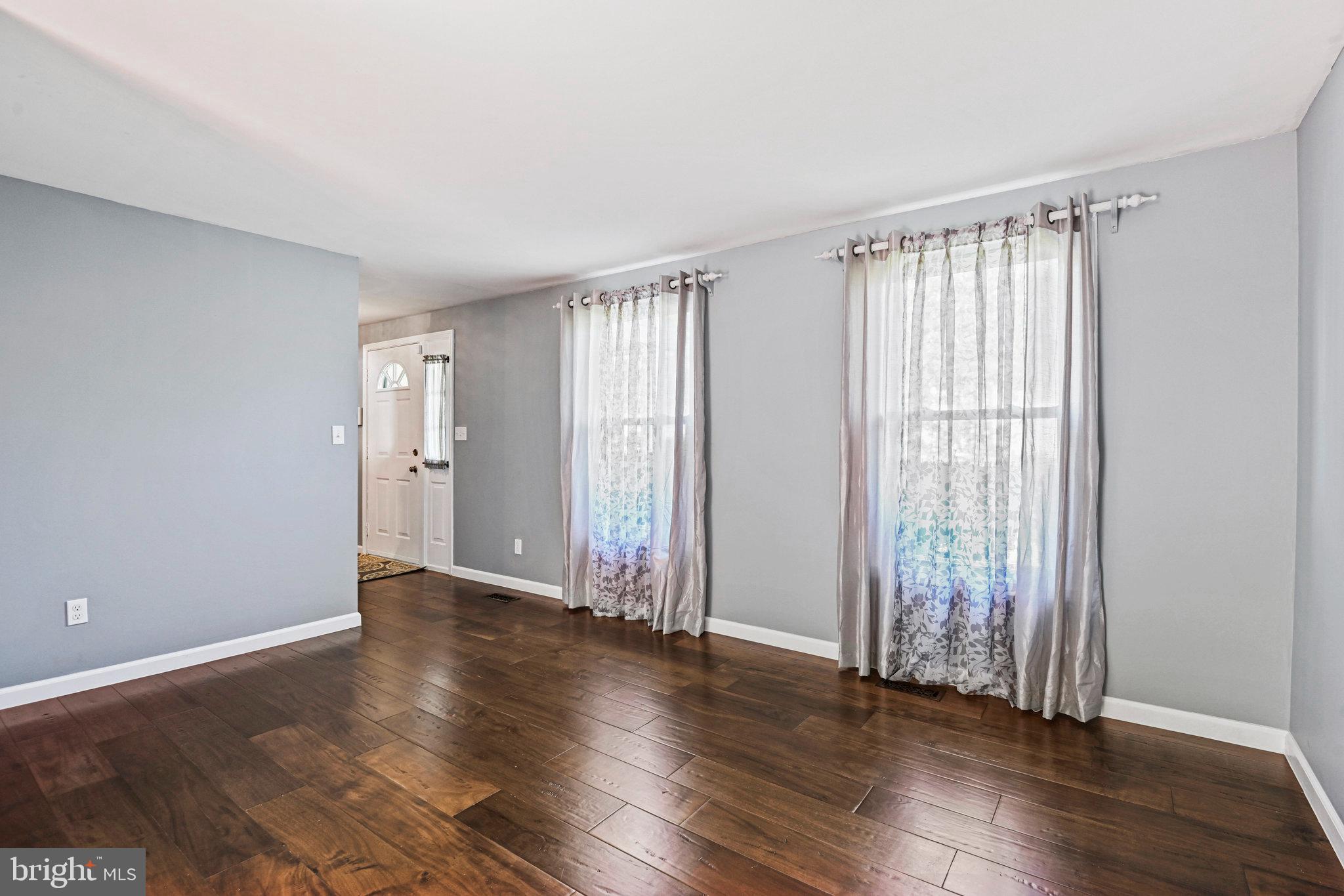 SENECA CHASE - Residential