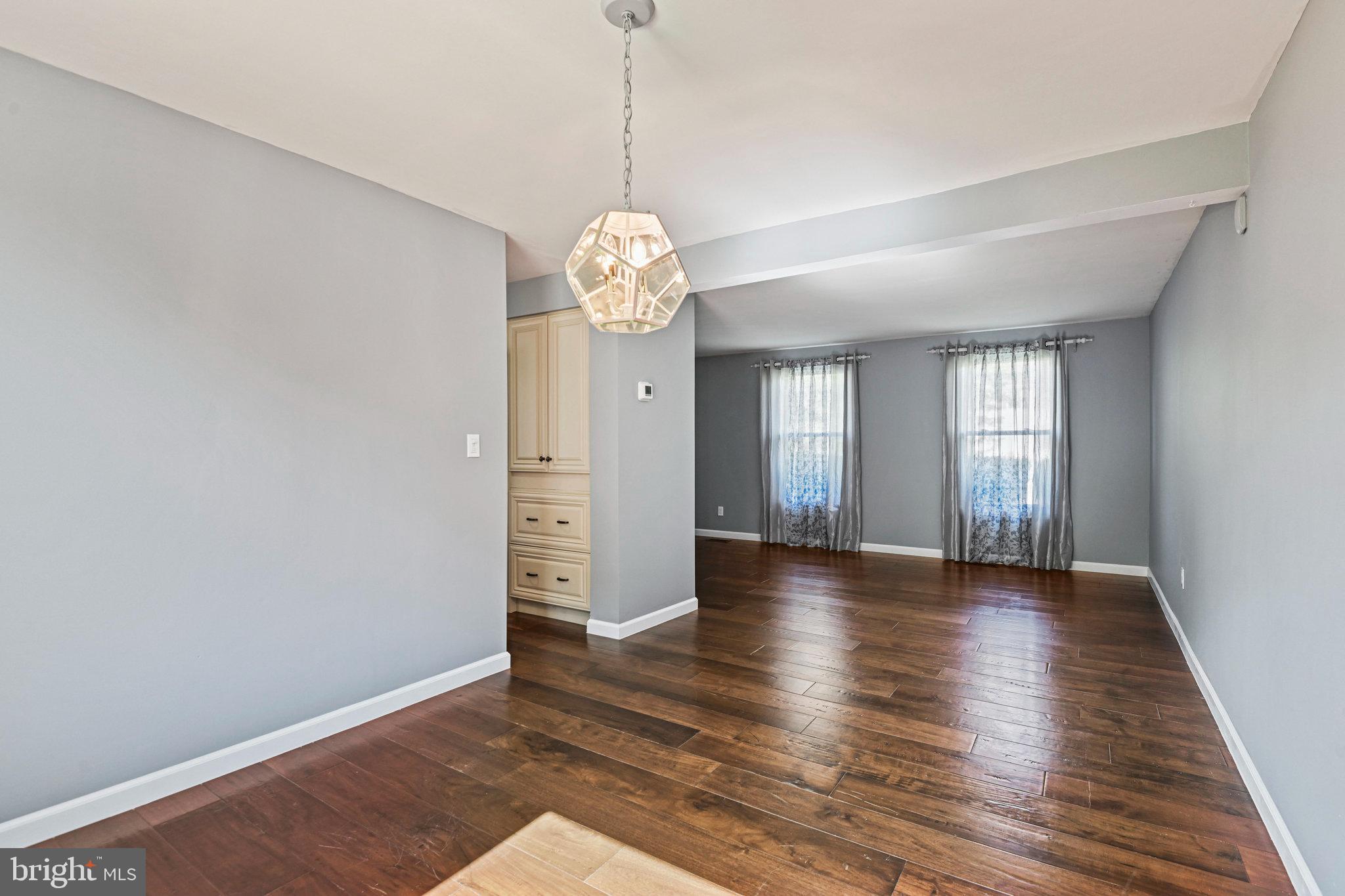 SENECA CHASE - Residential