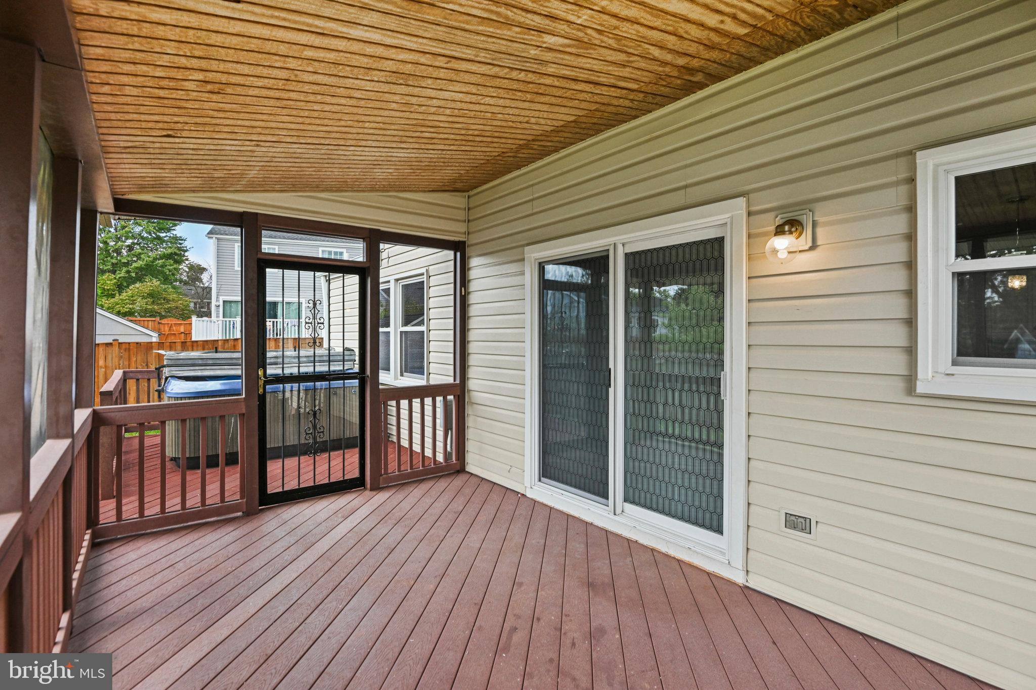 SENECA CHASE - Residential