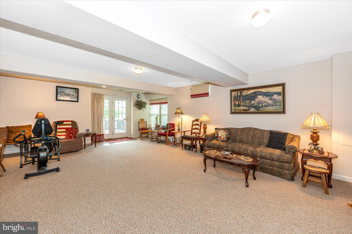 GALYN MANOR - Residential