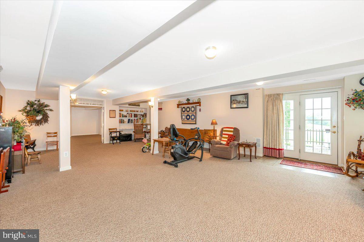 GALYN MANOR - Residential