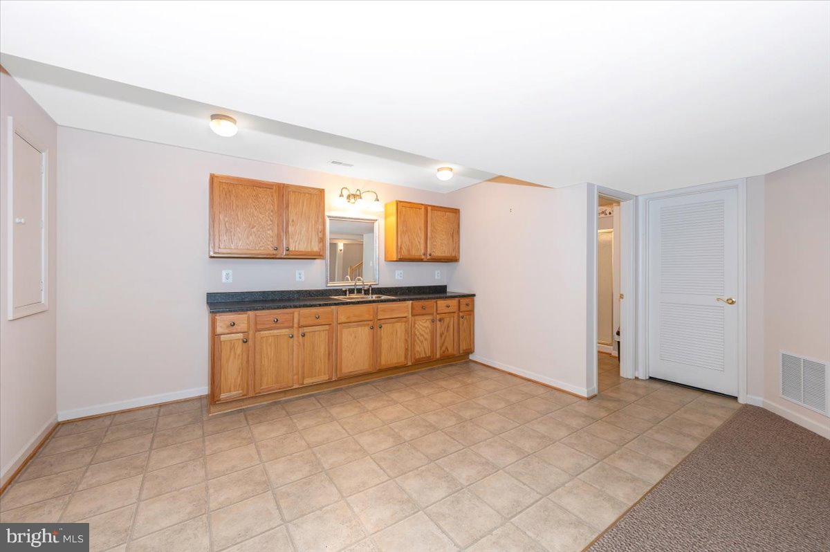 GALYN MANOR - Residential