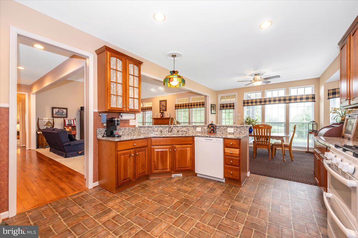 GALYN MANOR - Residential