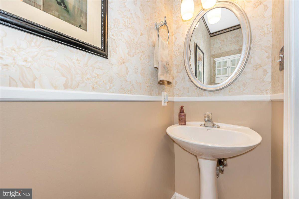 GALYN MANOR - Residential