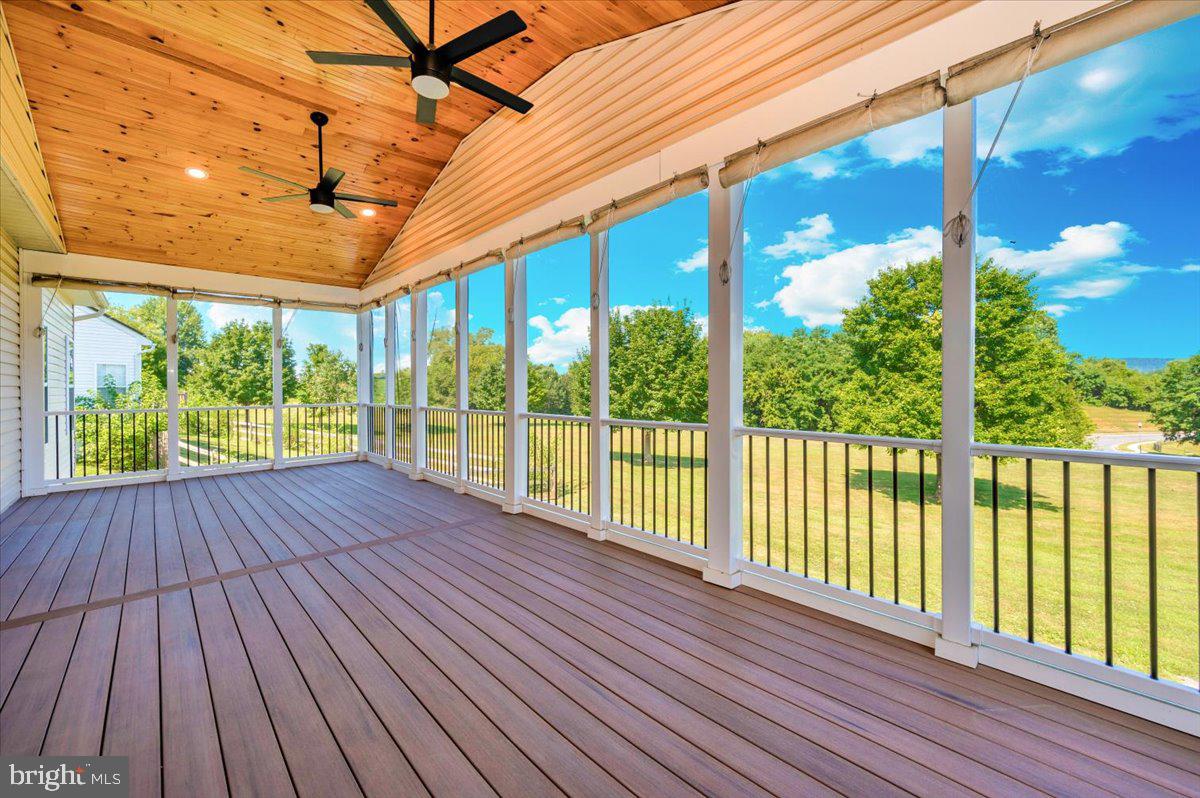 GALYN MANOR - Residential