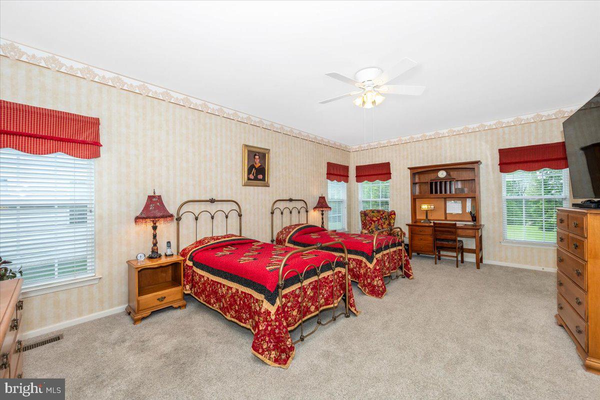 GALYN MANOR - Residential