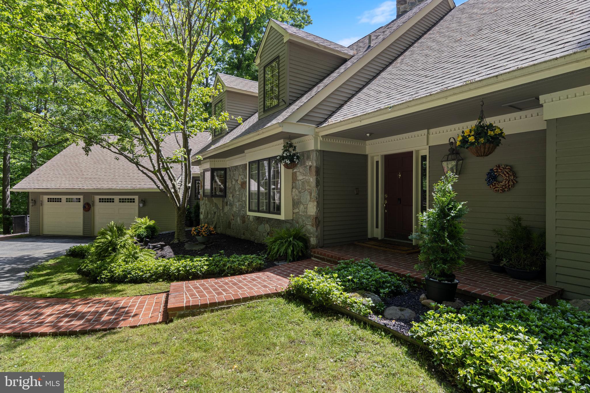 3 HICKORY LANE