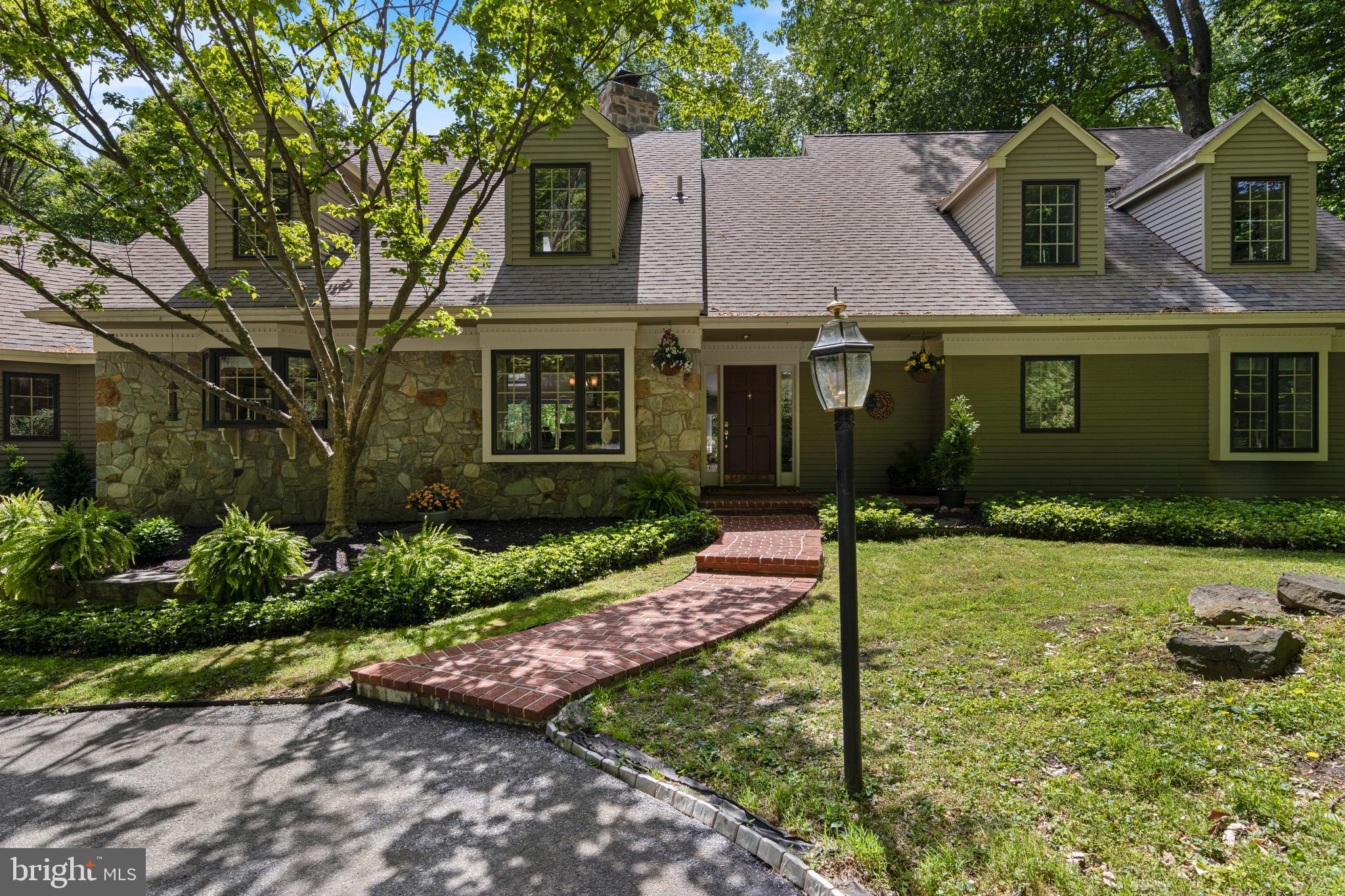 3 HICKORY LANE