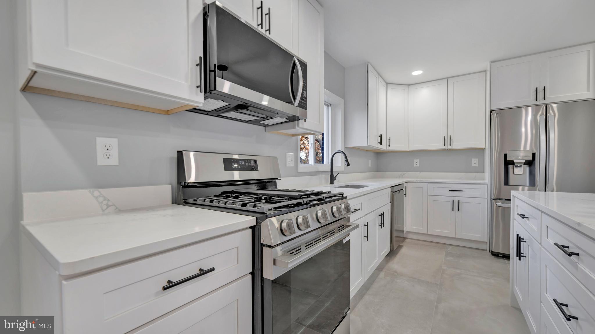 WOODSIDE FOREST - Residential