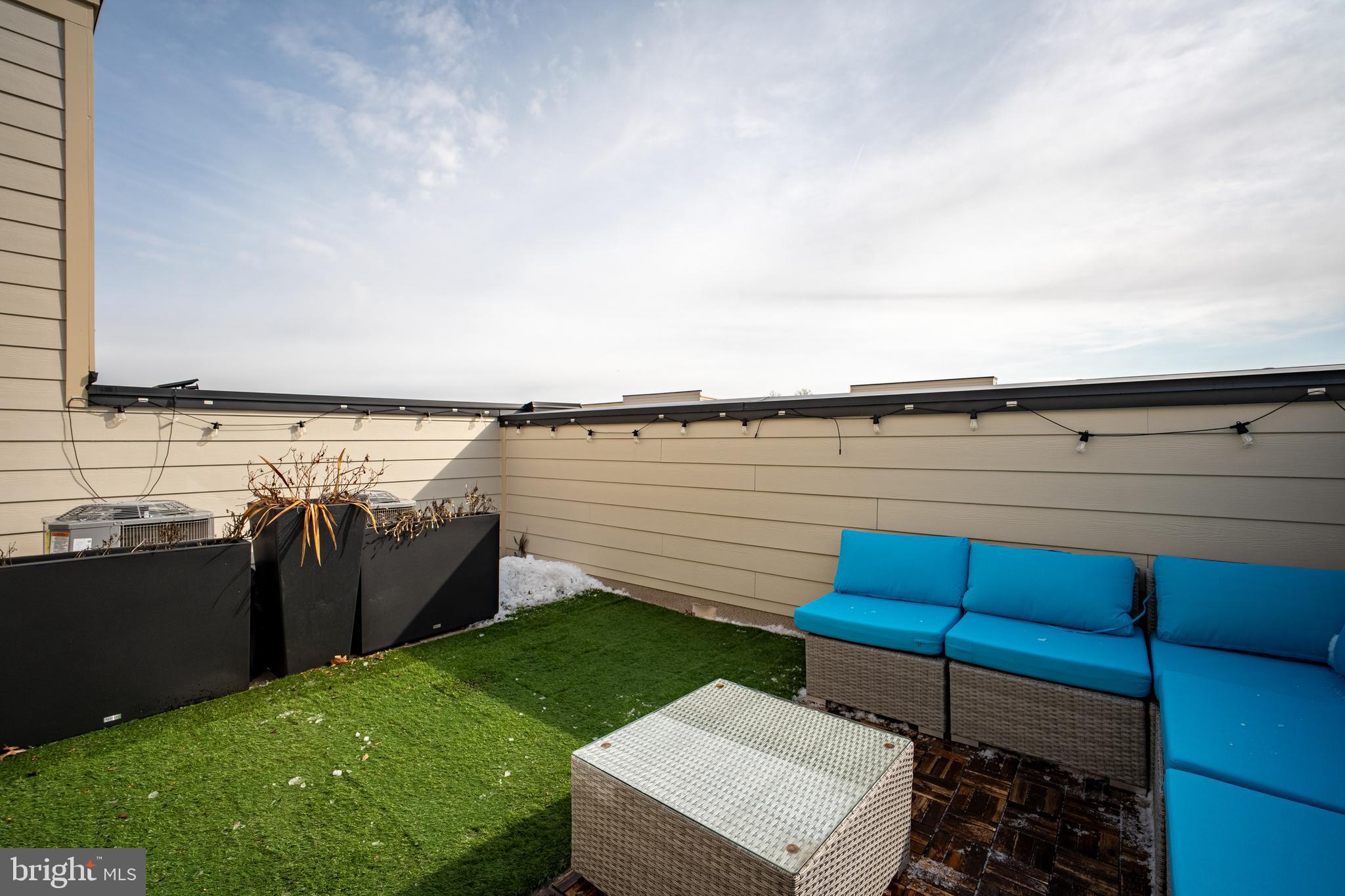 BOULEVARD VI TOWNS - Residential