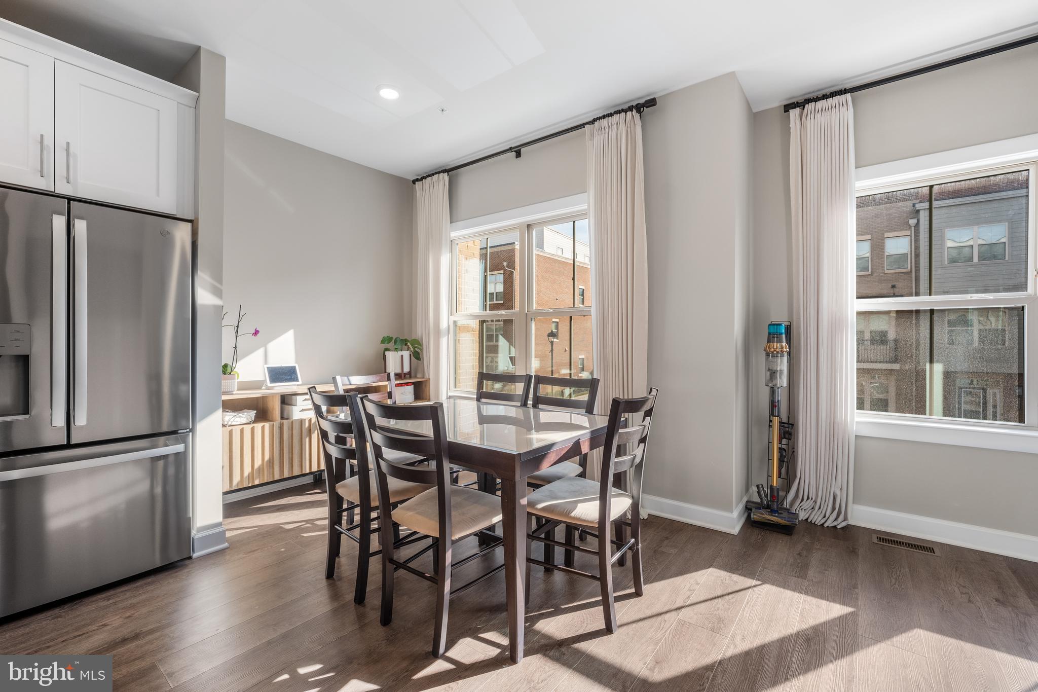 BOULEVARD VI TOWNS - Residential