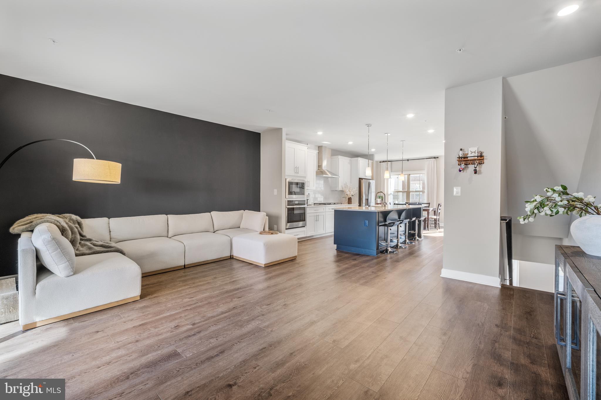 BOULEVARD VI TOWNS - Residential