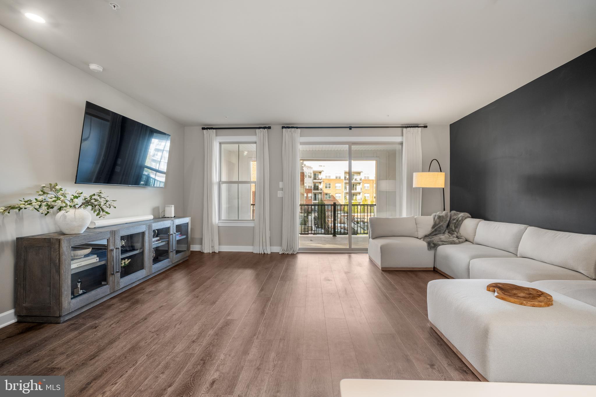 BOULEVARD VI TOWNS - Residential