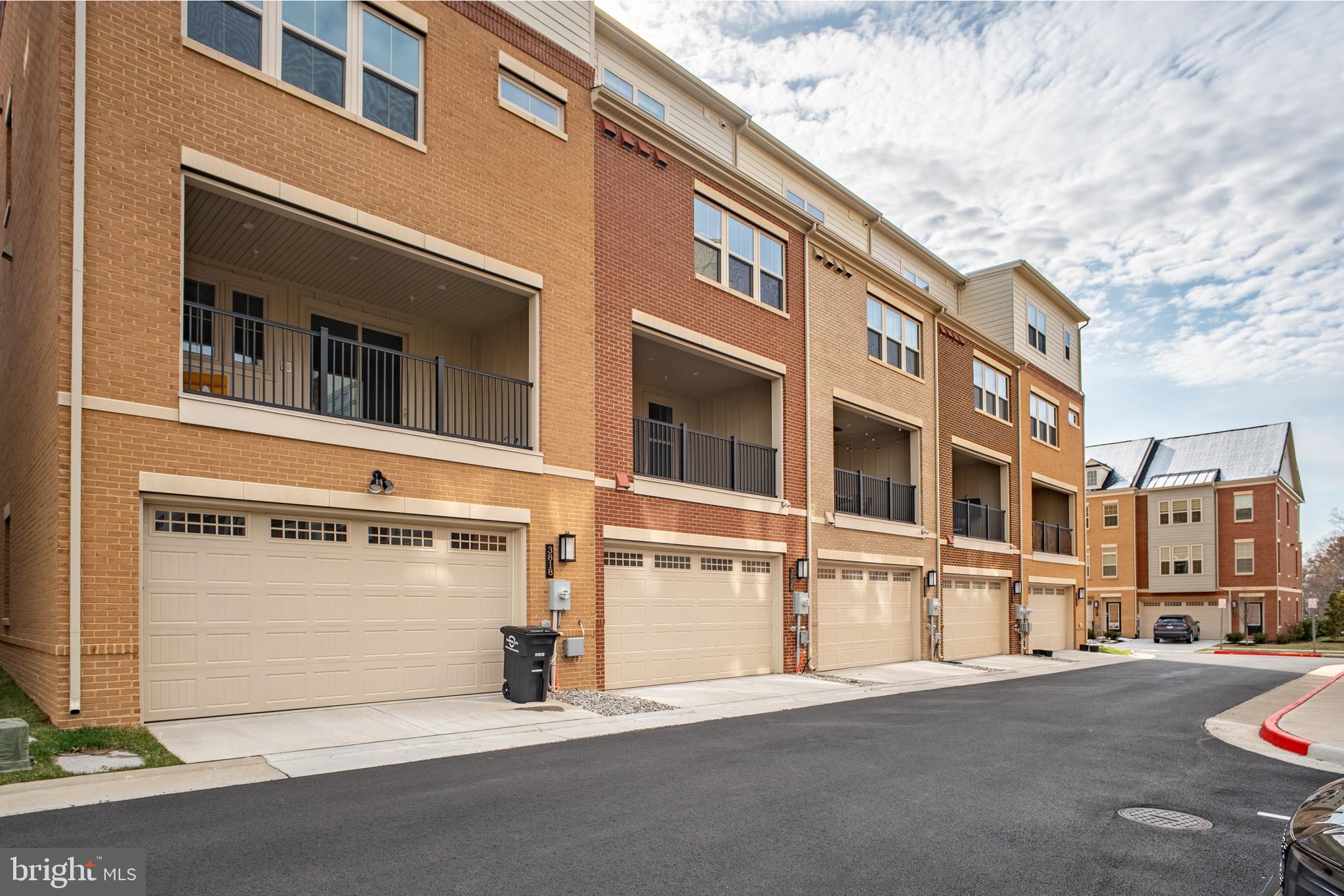 BOULEVARD VI TOWNS - Residential