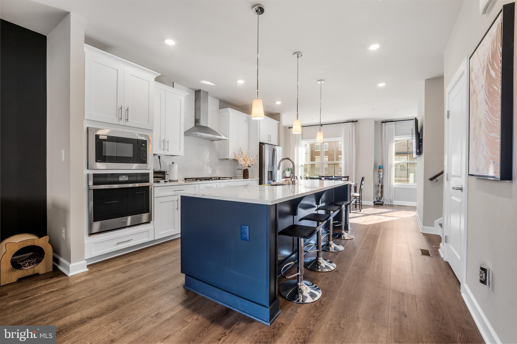 BOULEVARD VI TOWNS - Residential