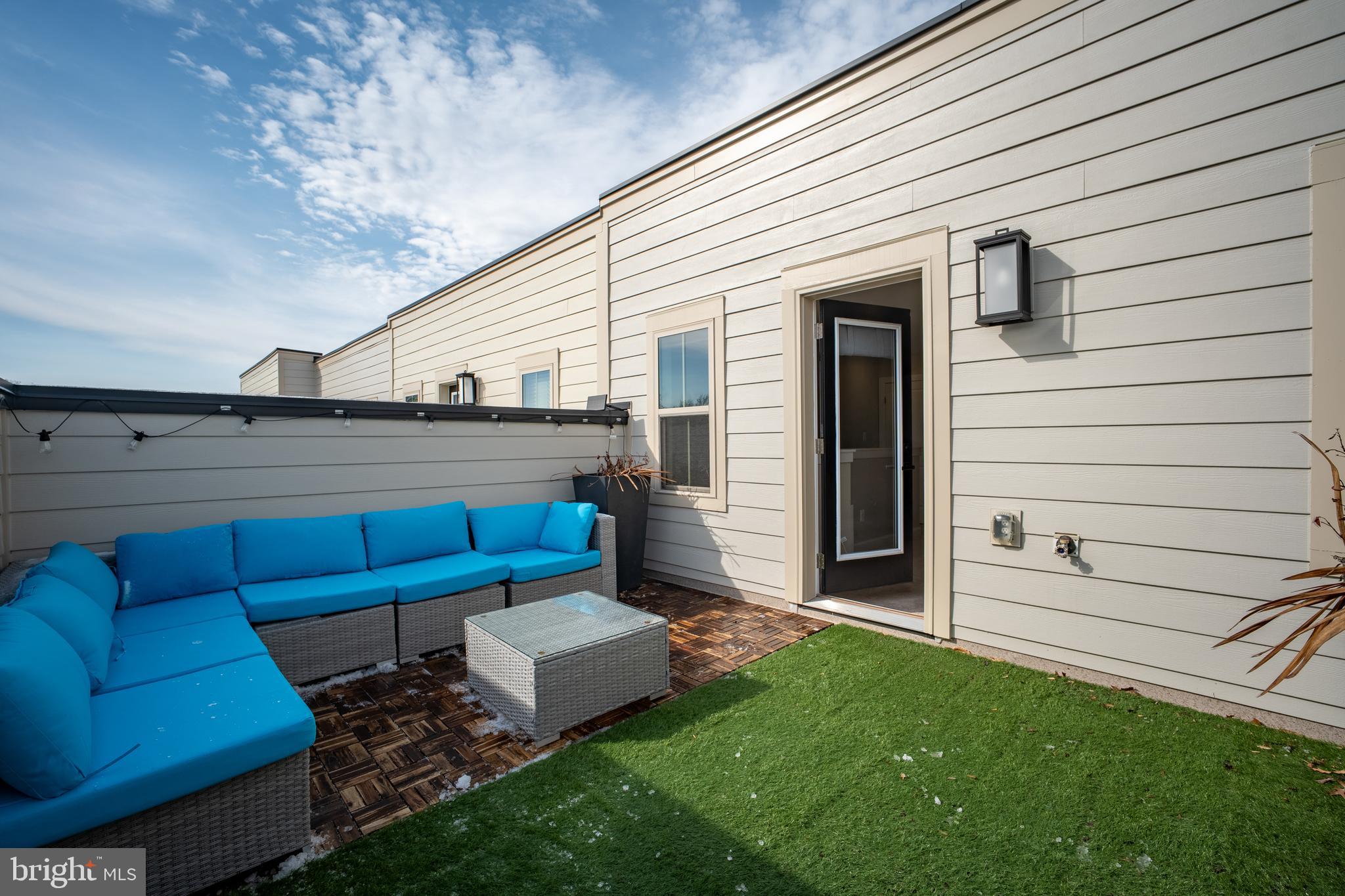 BOULEVARD VI TOWNS - Residential