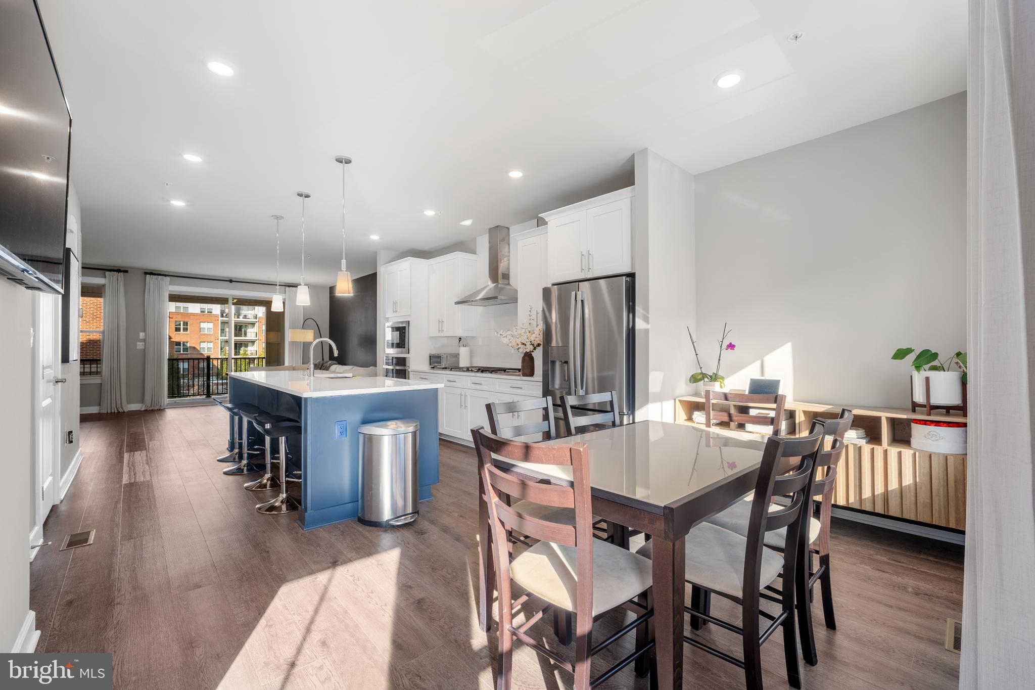 BOULEVARD VI TOWNS - Residential