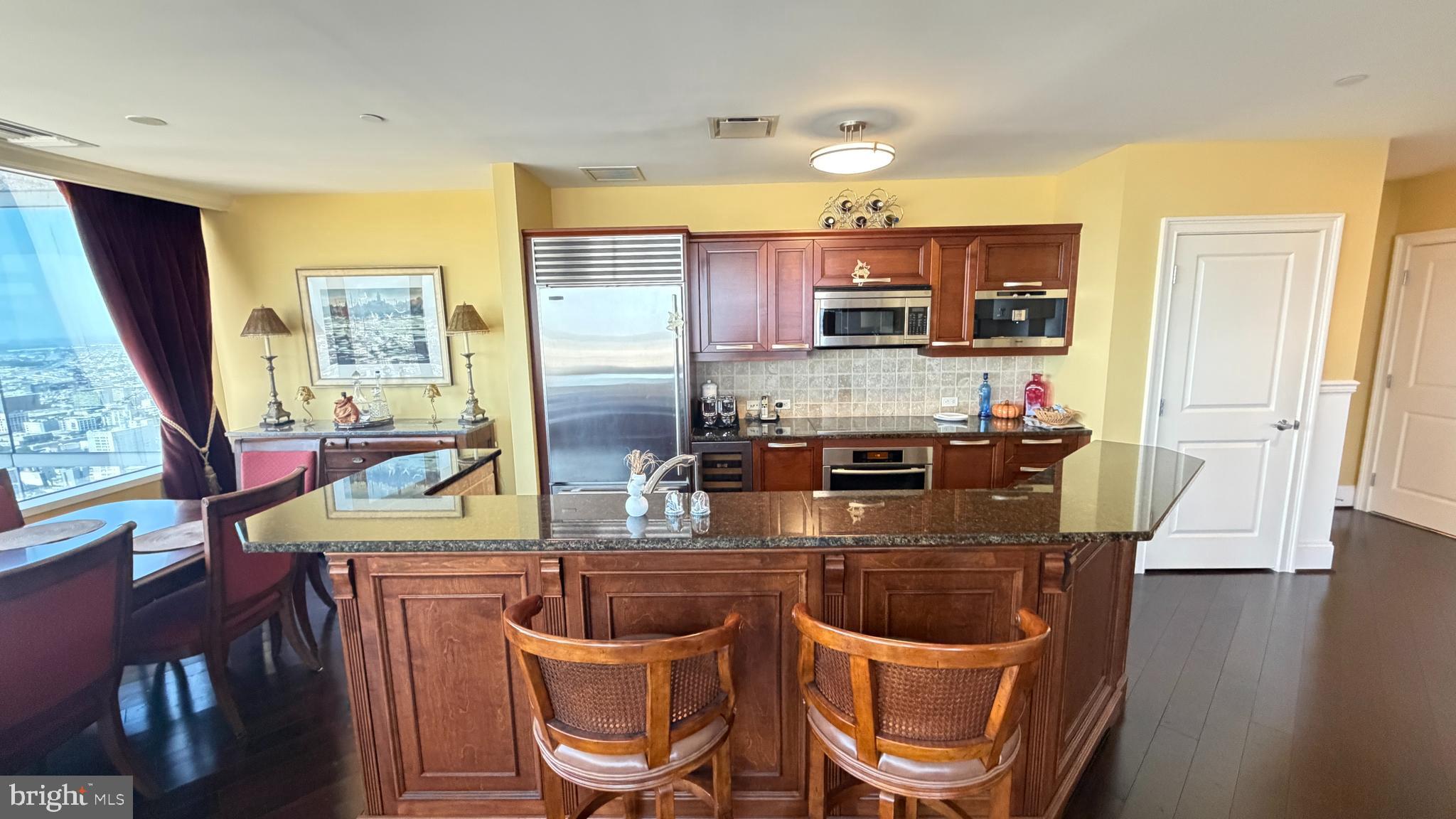 CENTER CITY - Residential Lease