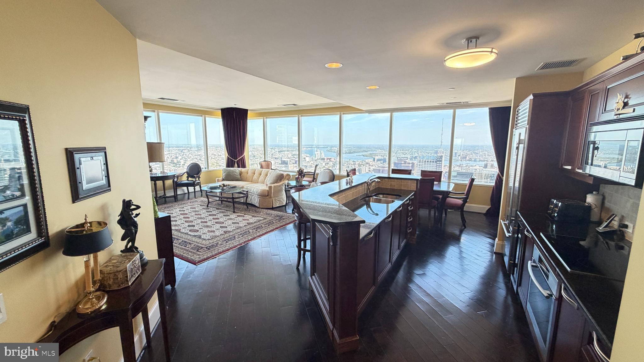 CENTER CITY - Residential Lease