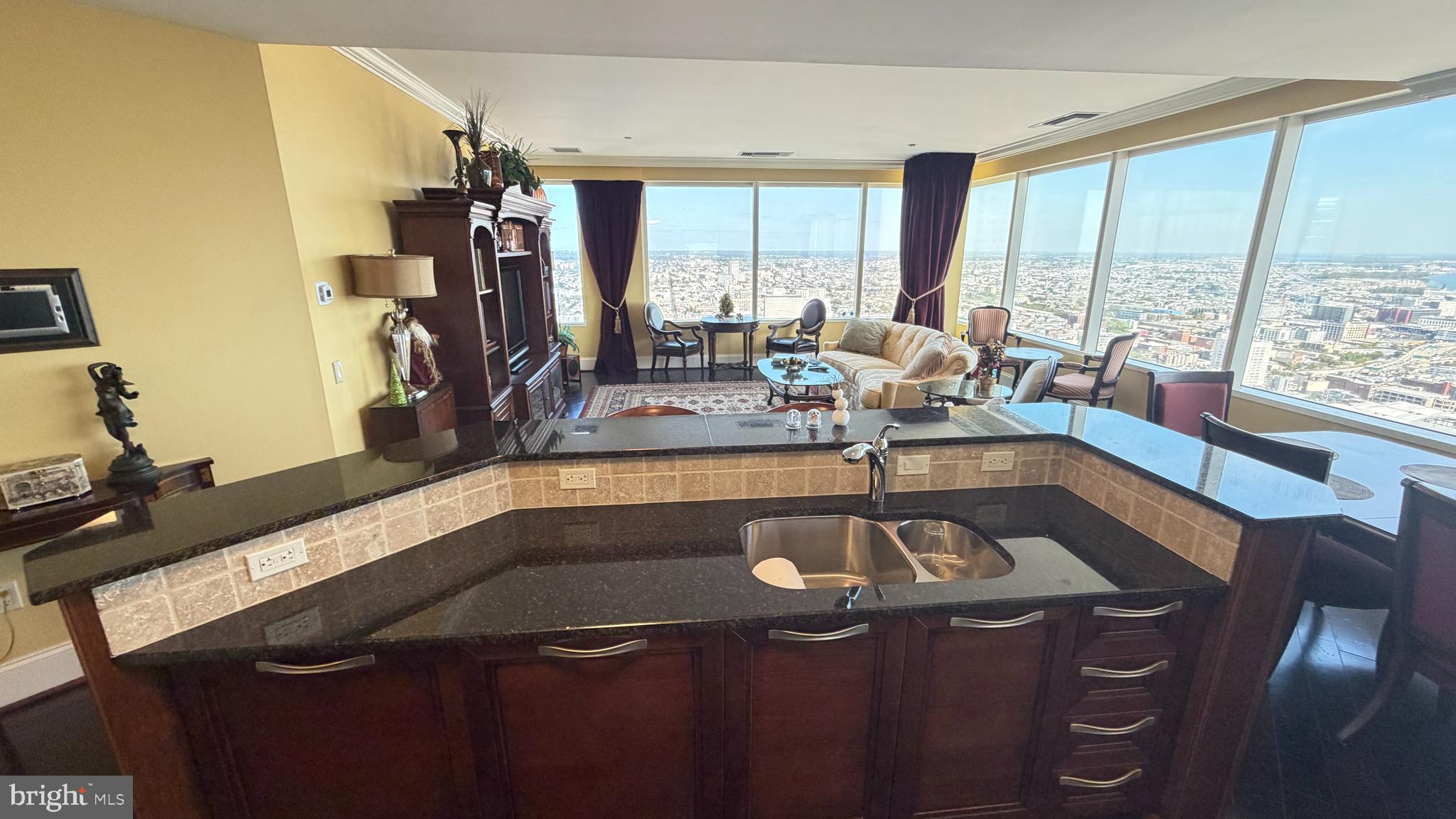 CENTER CITY - Residential Lease