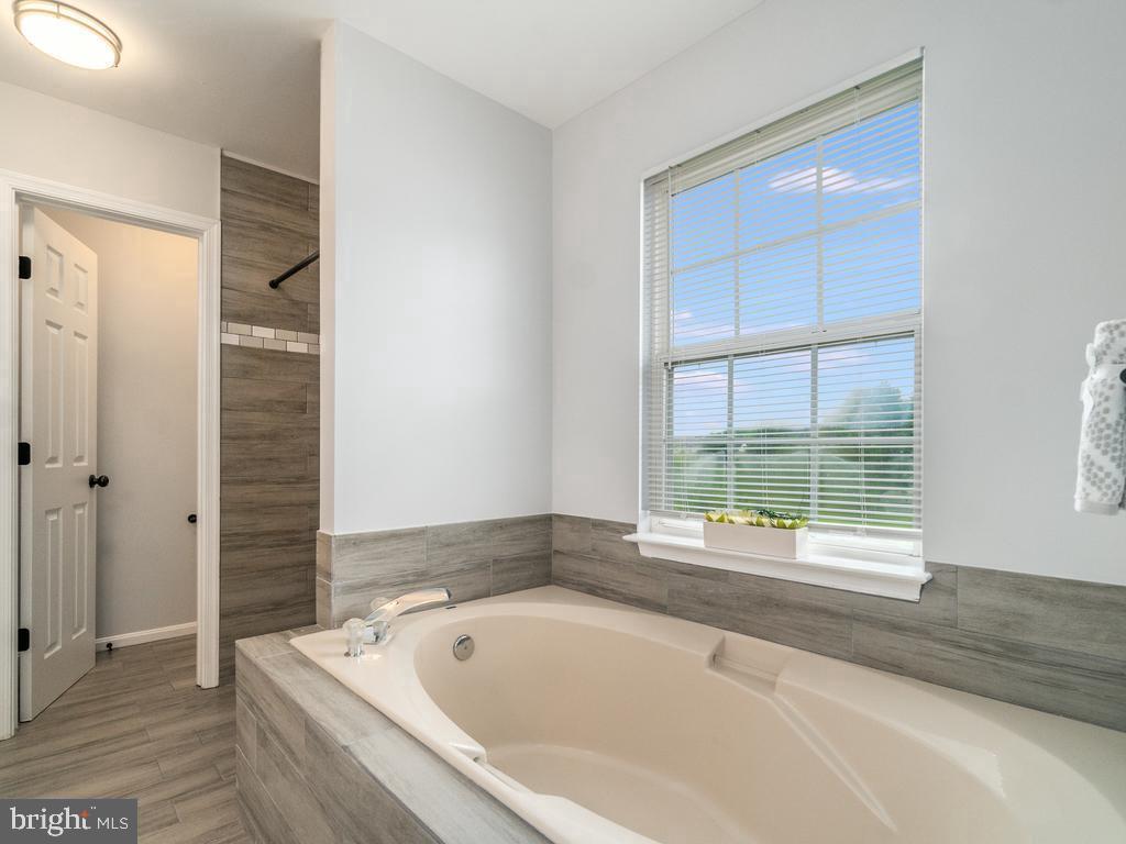 STRATFORD PLACE - Residential