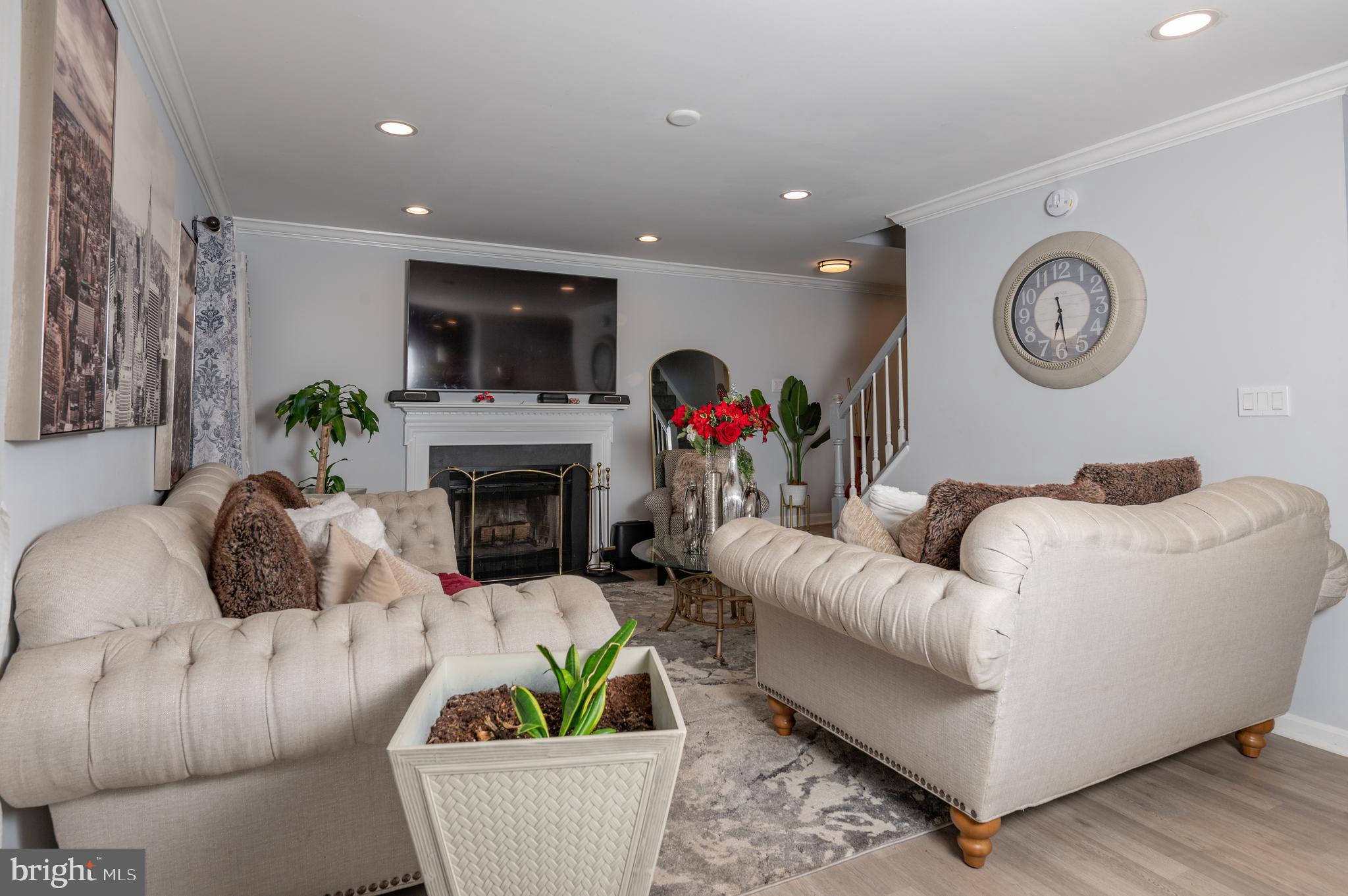 STRATFORD PLACE - Residential