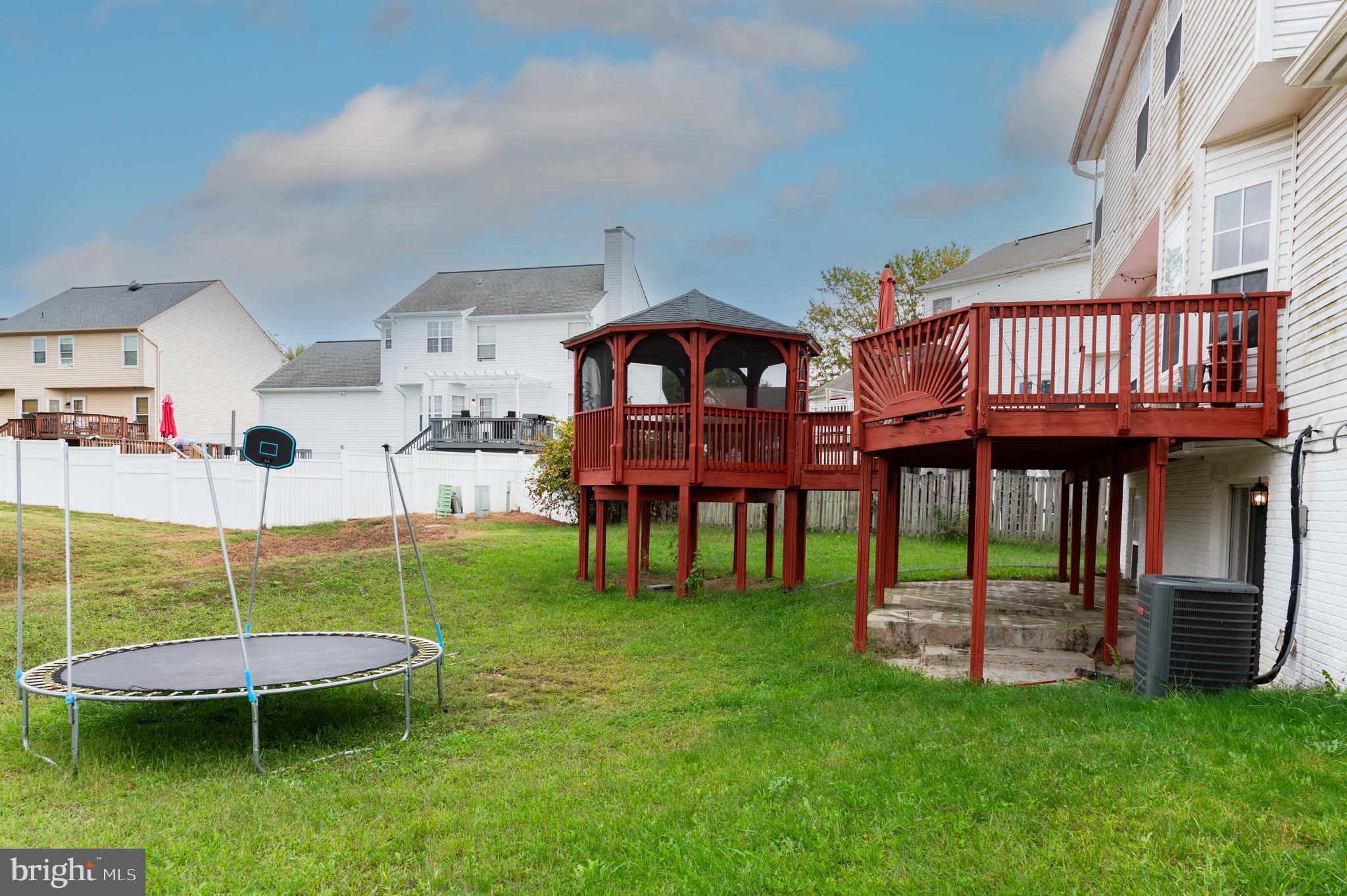 STRATFORD PLACE - Residential