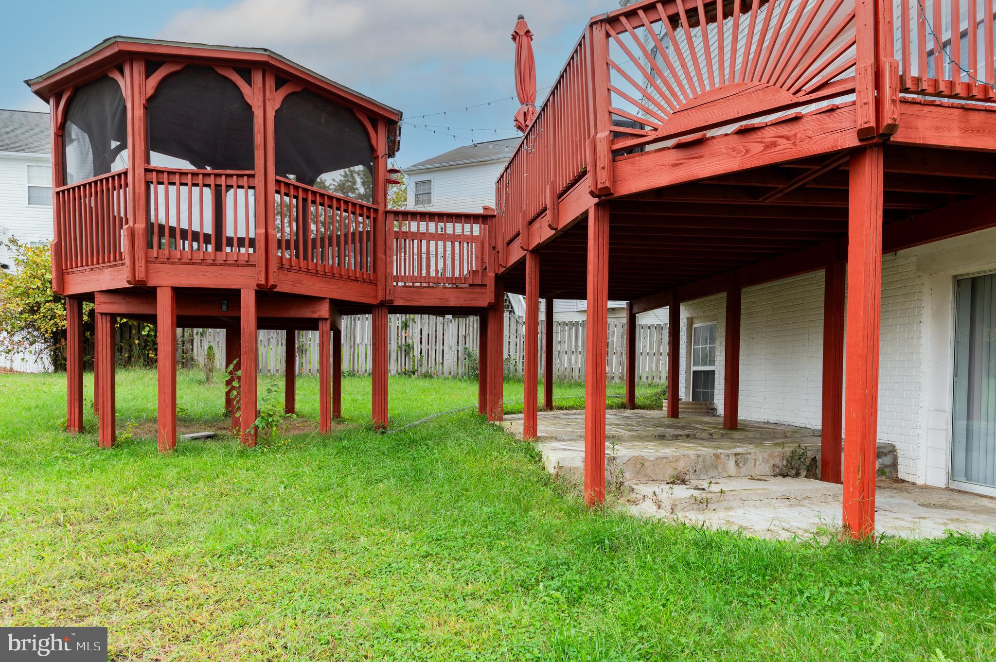 STRATFORD PLACE - Residential