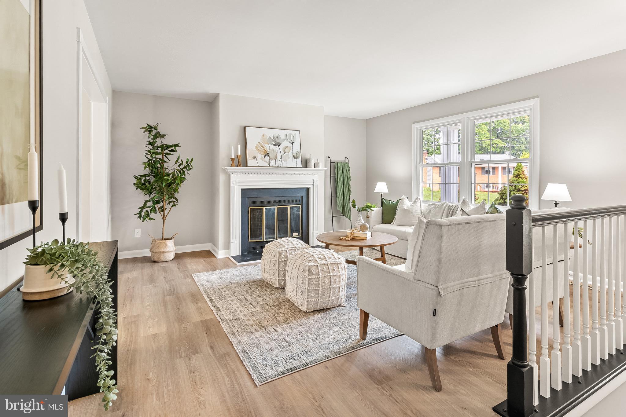 507 WILLIAMSBURG LANE
