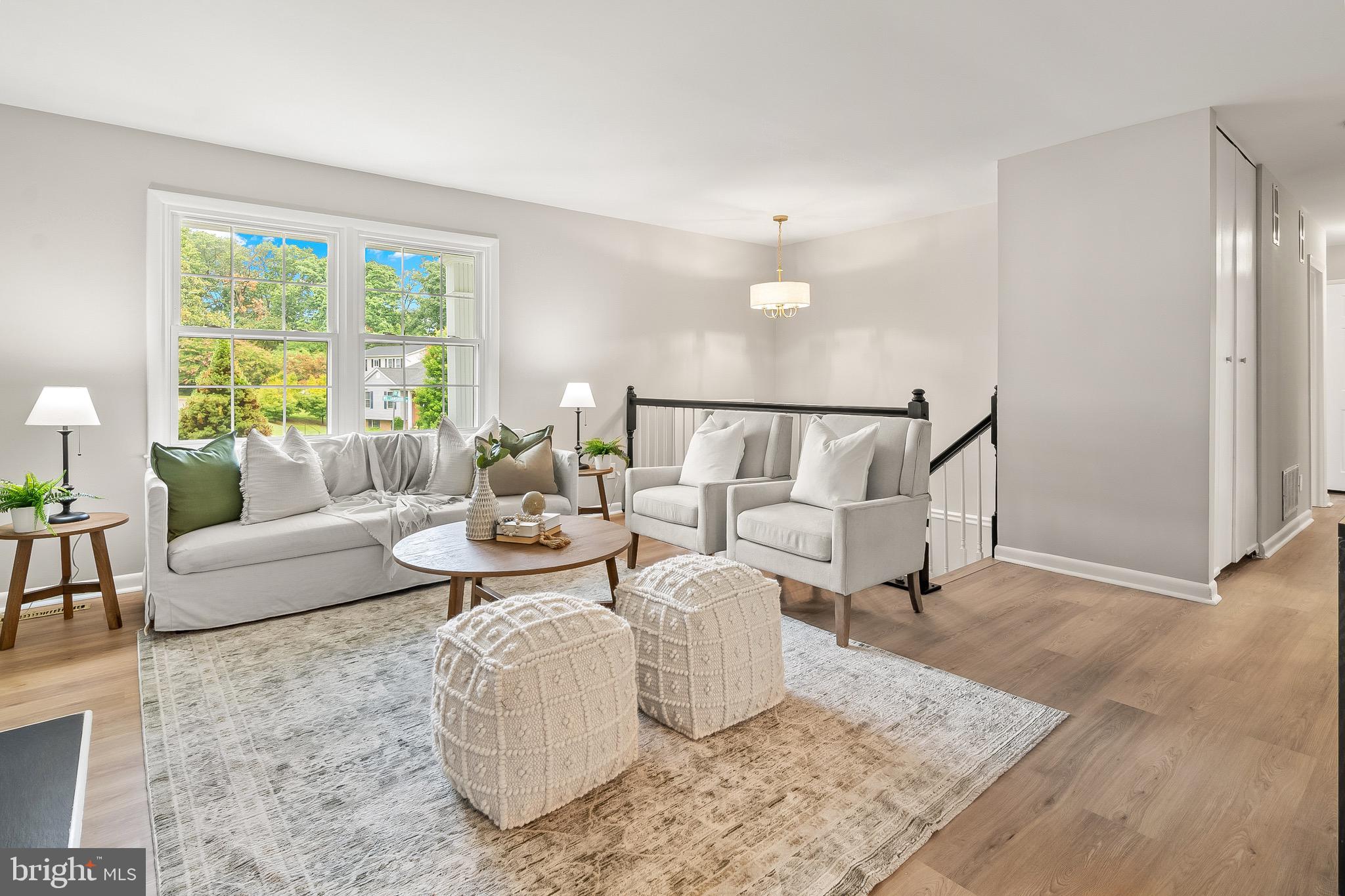 507 WILLIAMSBURG LANE