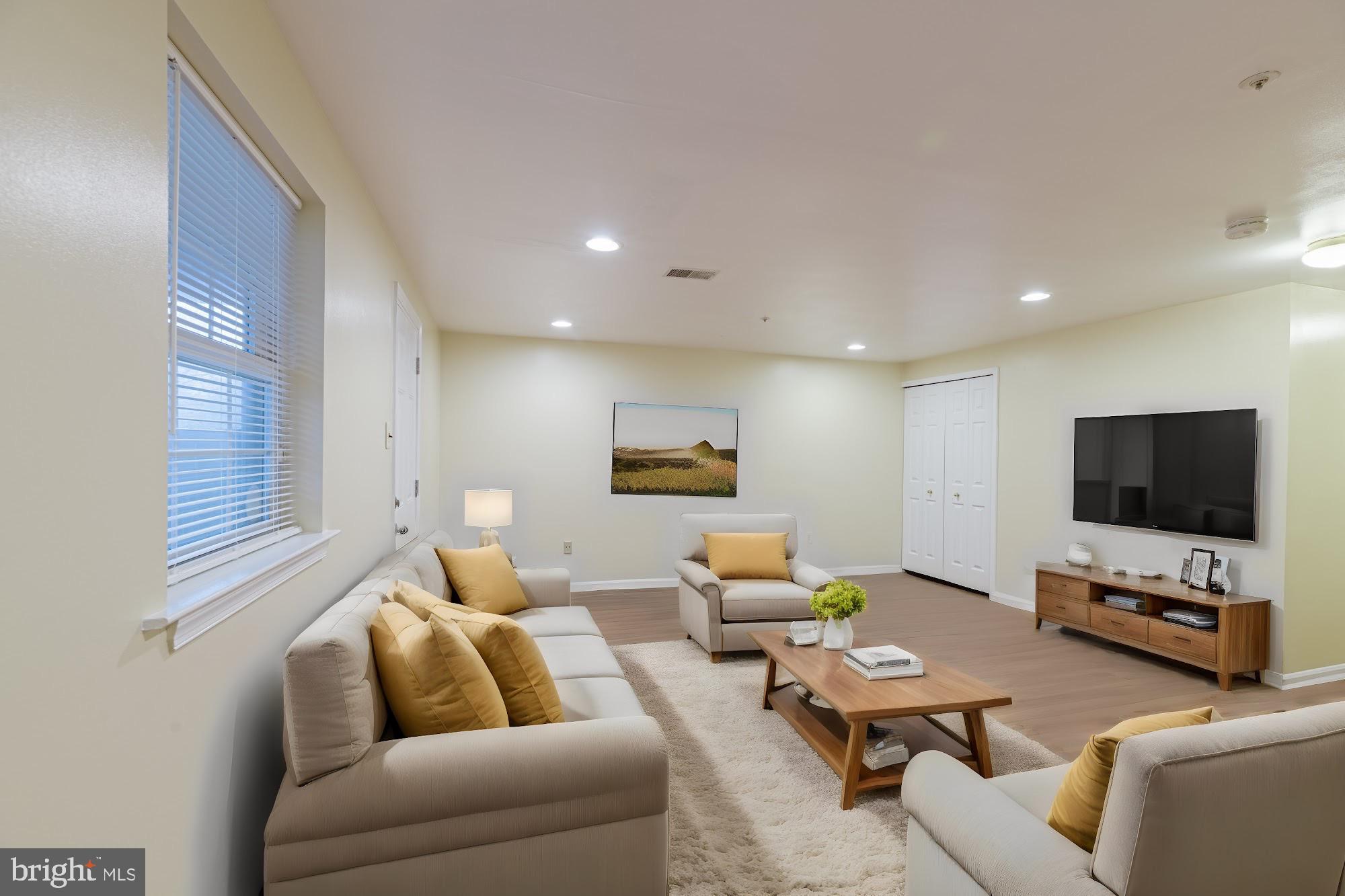 SUMMIT CREEK - Residential Lease