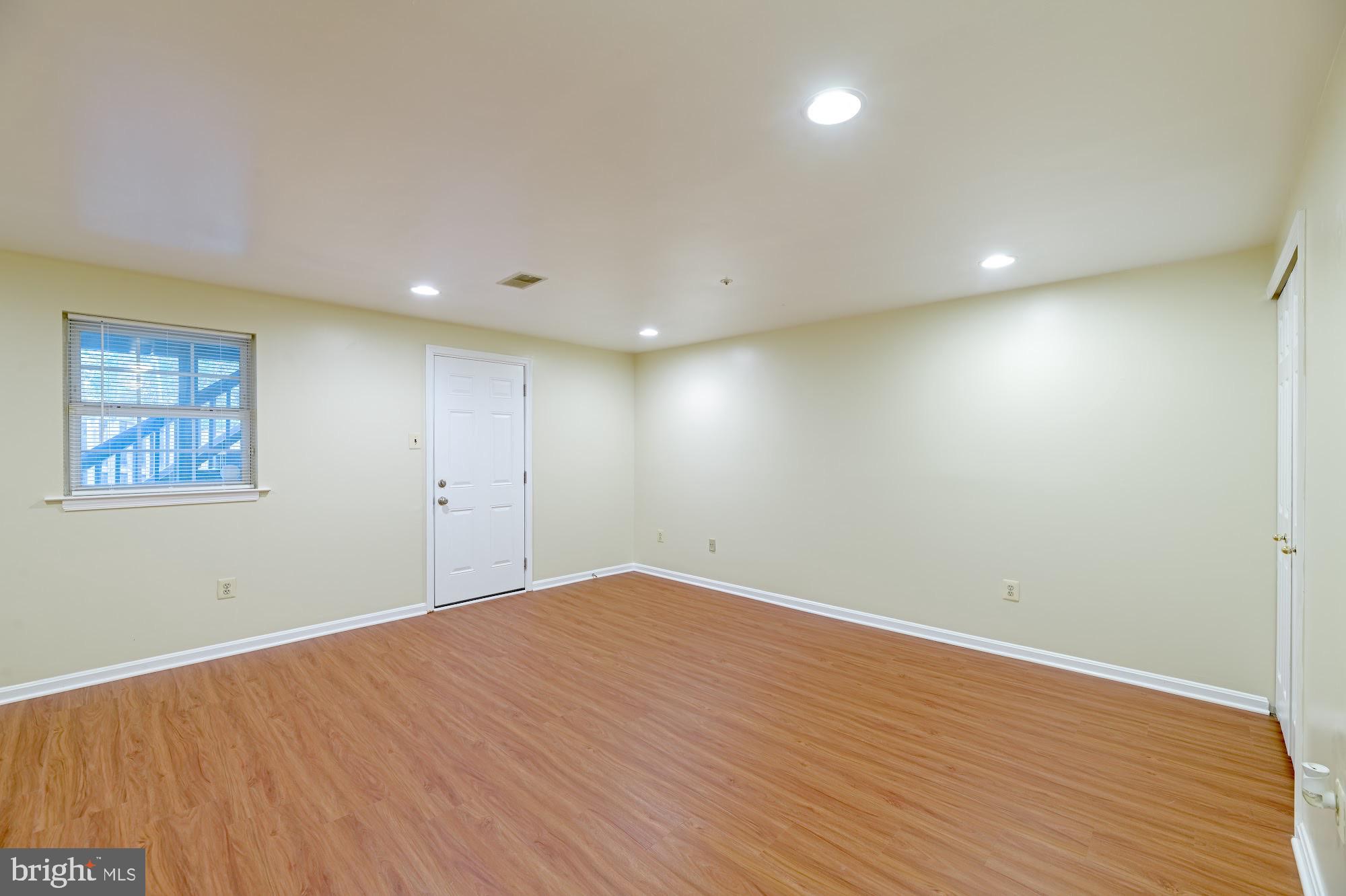 SUMMIT CREEK - Residential Lease