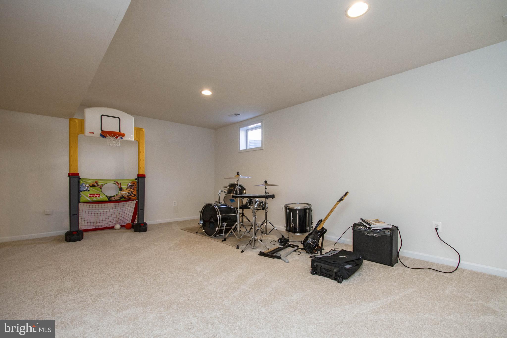 VICTORY LAKES - Residential