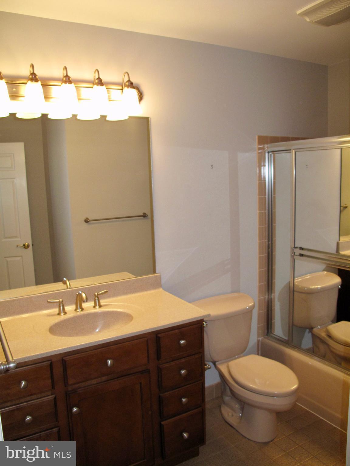 WRENS CORNER - Residential Lease