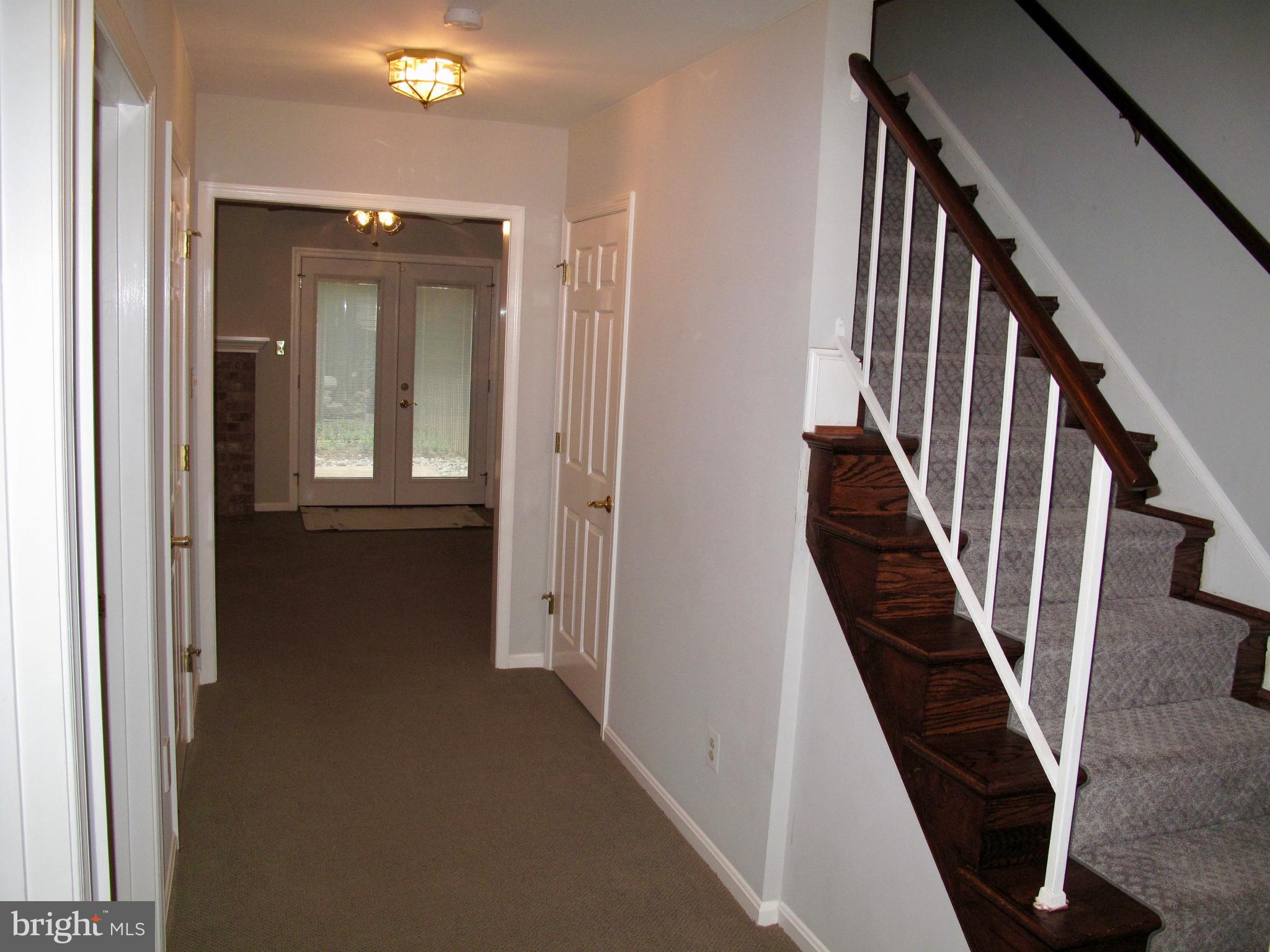 WRENS CORNER - Residential Lease