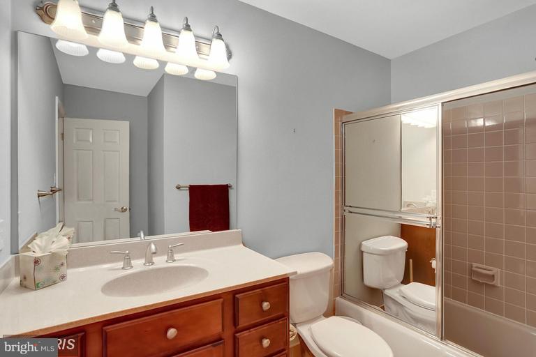 WRENS CORNER - Residential Lease