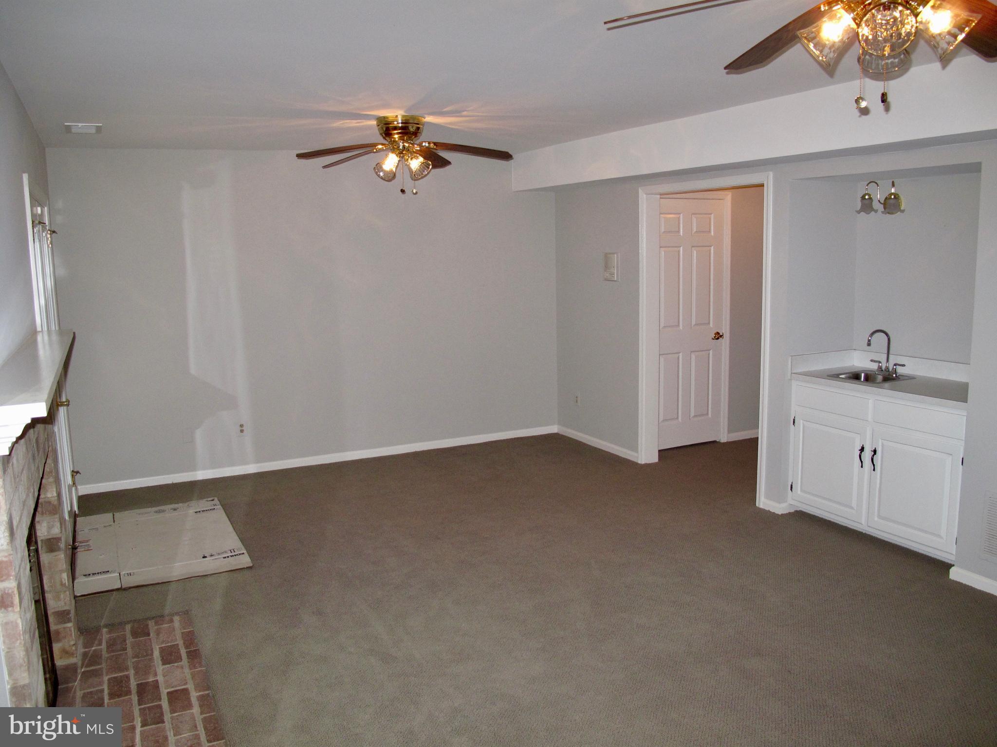 WRENS CORNER - Residential Lease