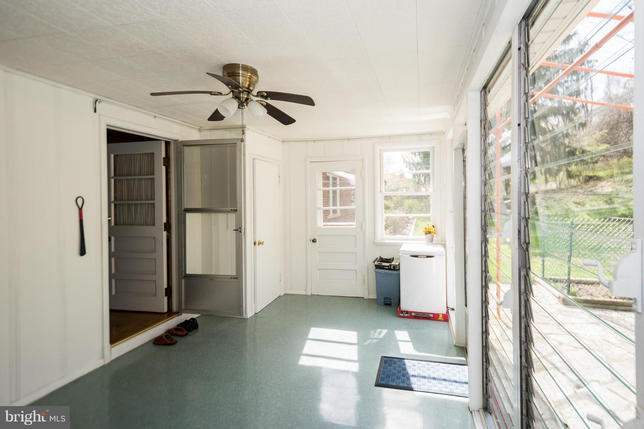 POT SPRING - Residential