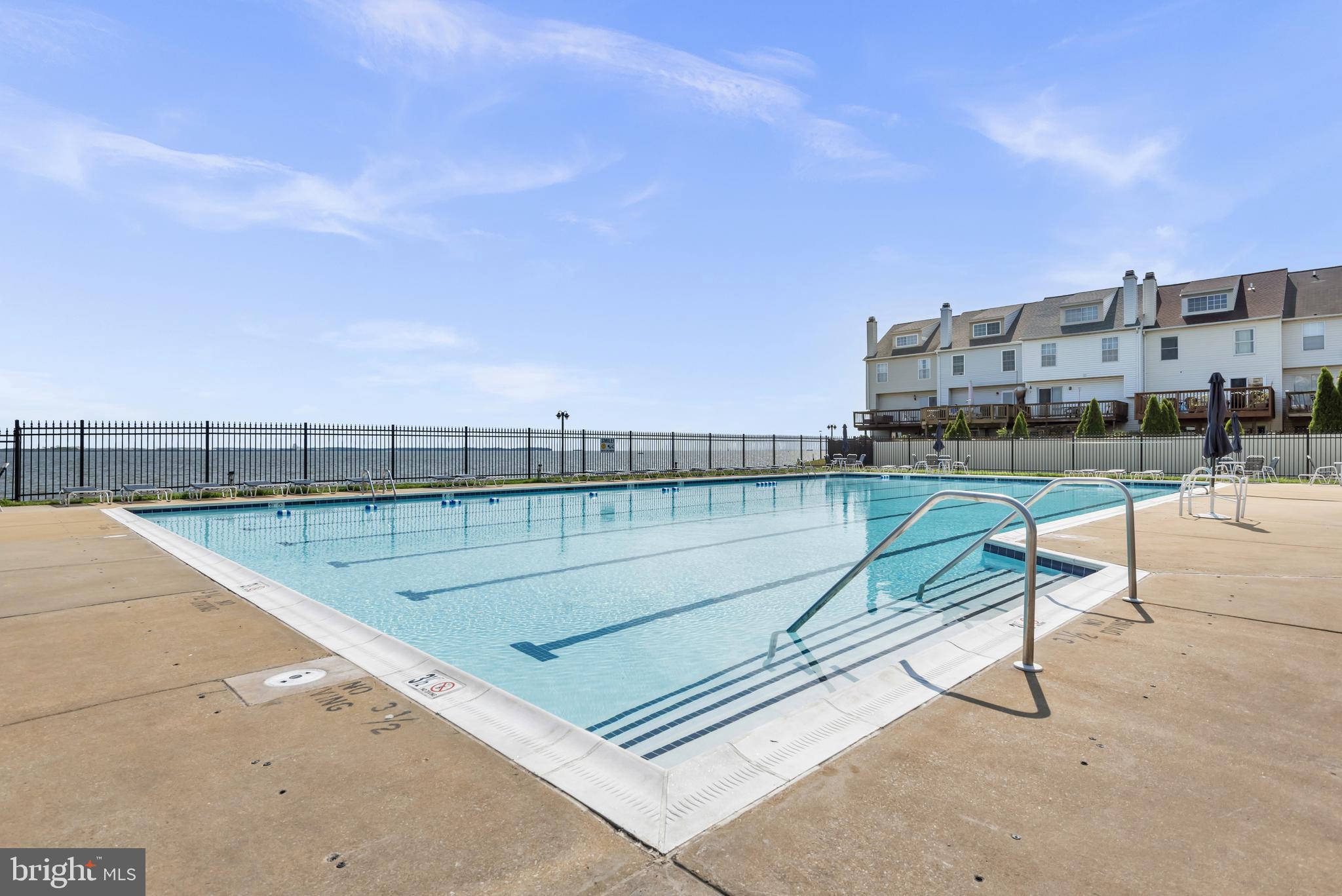 STONEY BEACH - Residential