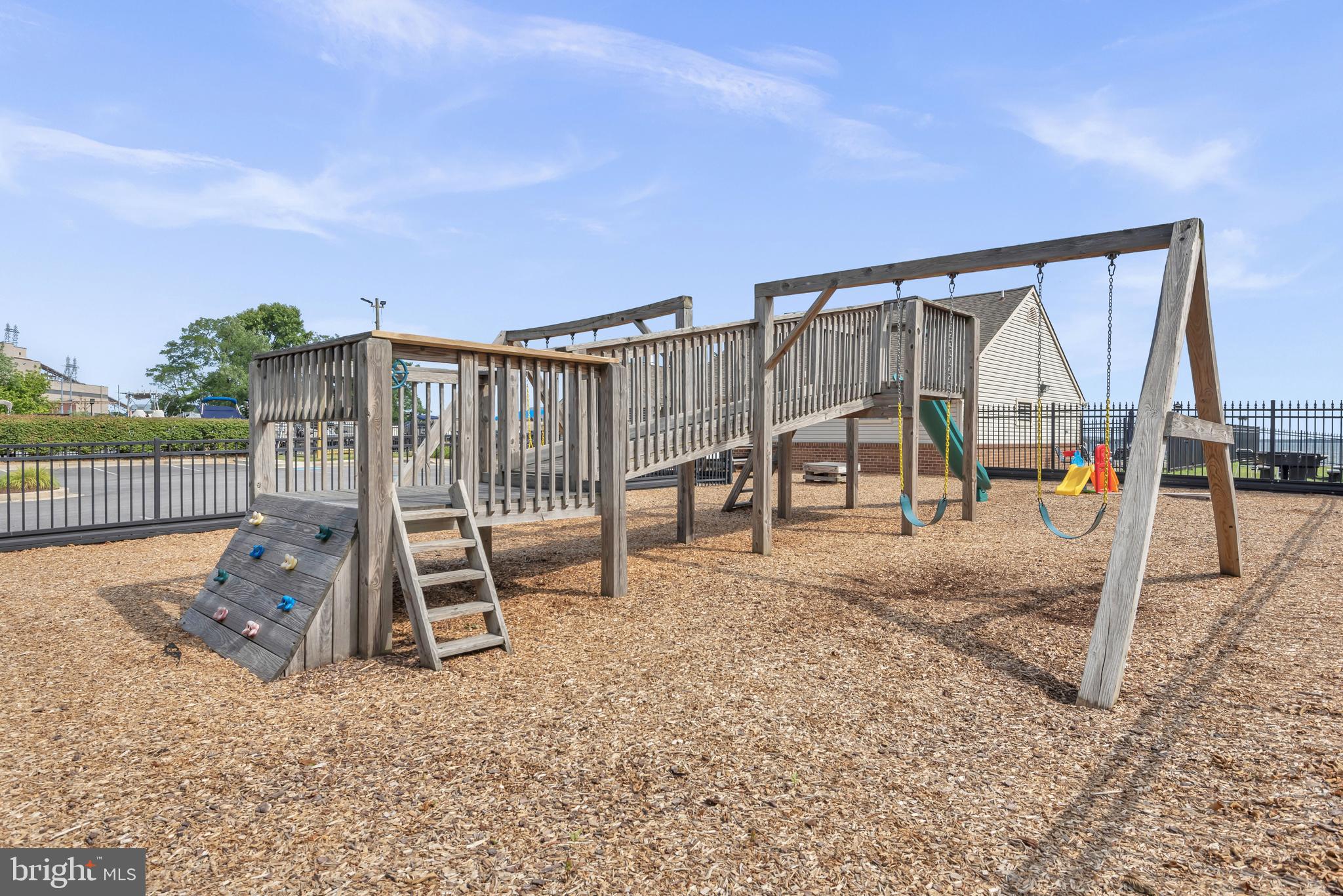 STONEY BEACH - Residential