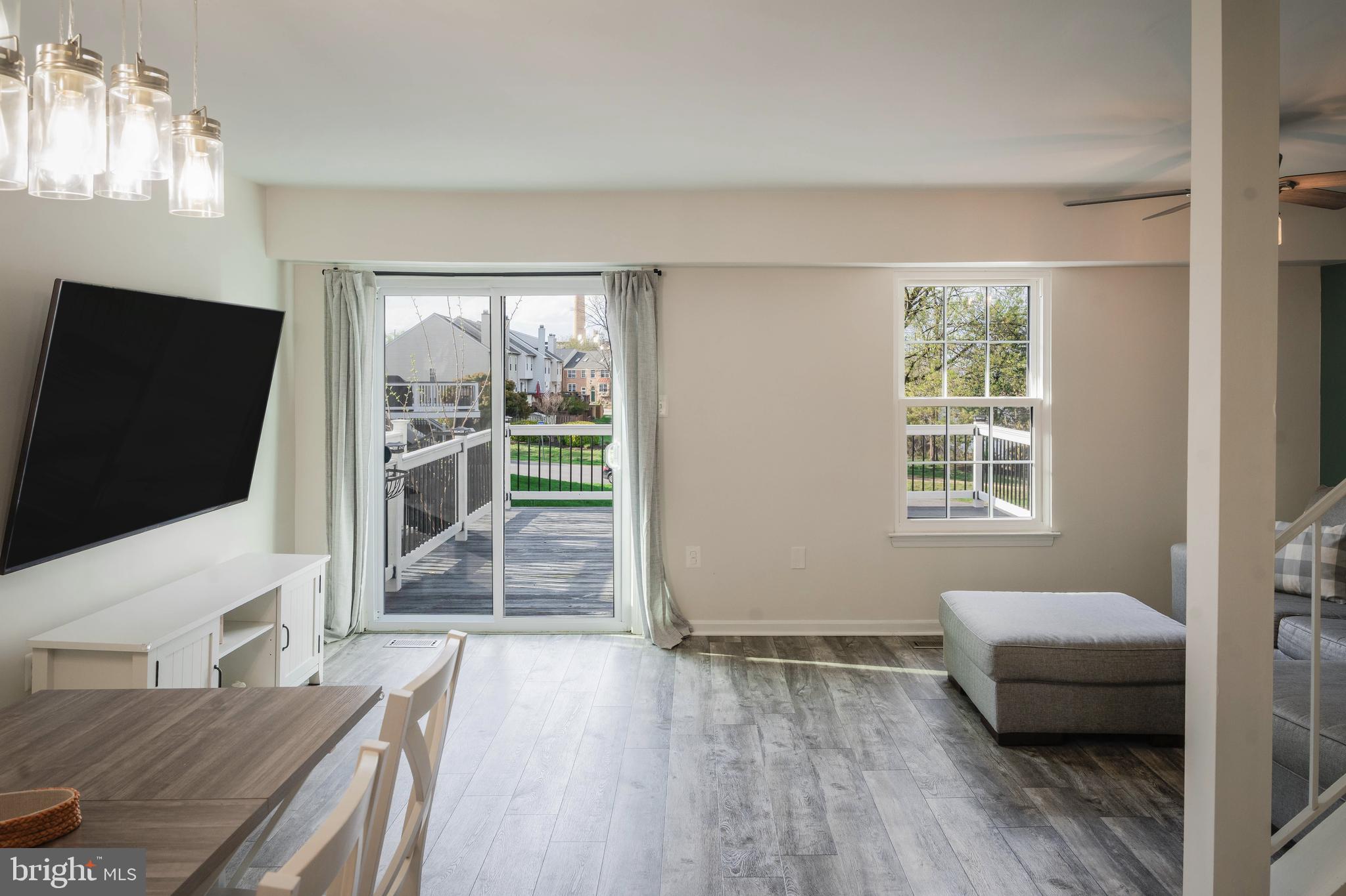 STONEY BEACH - Residential