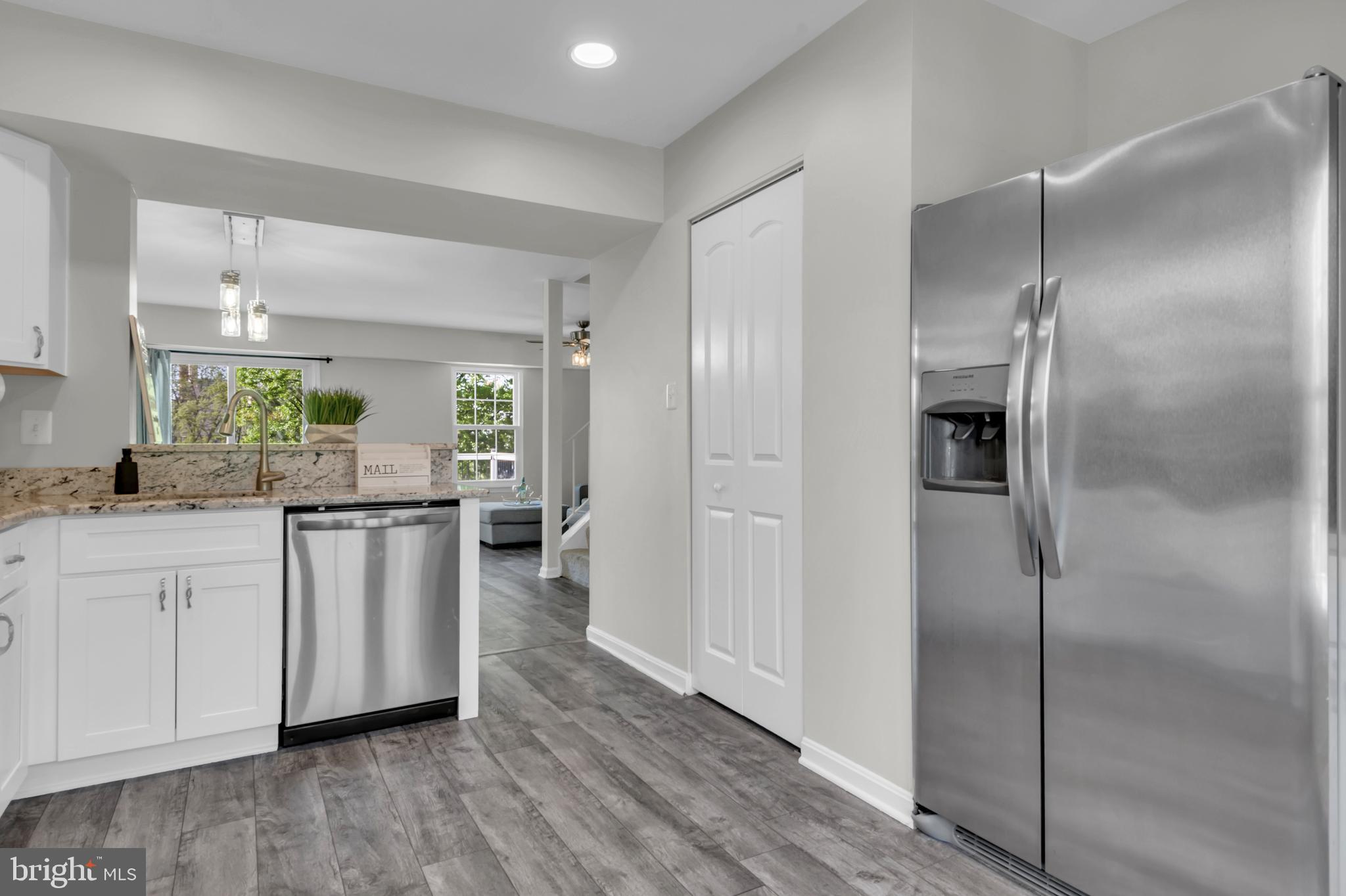 STONEY BEACH - Residential