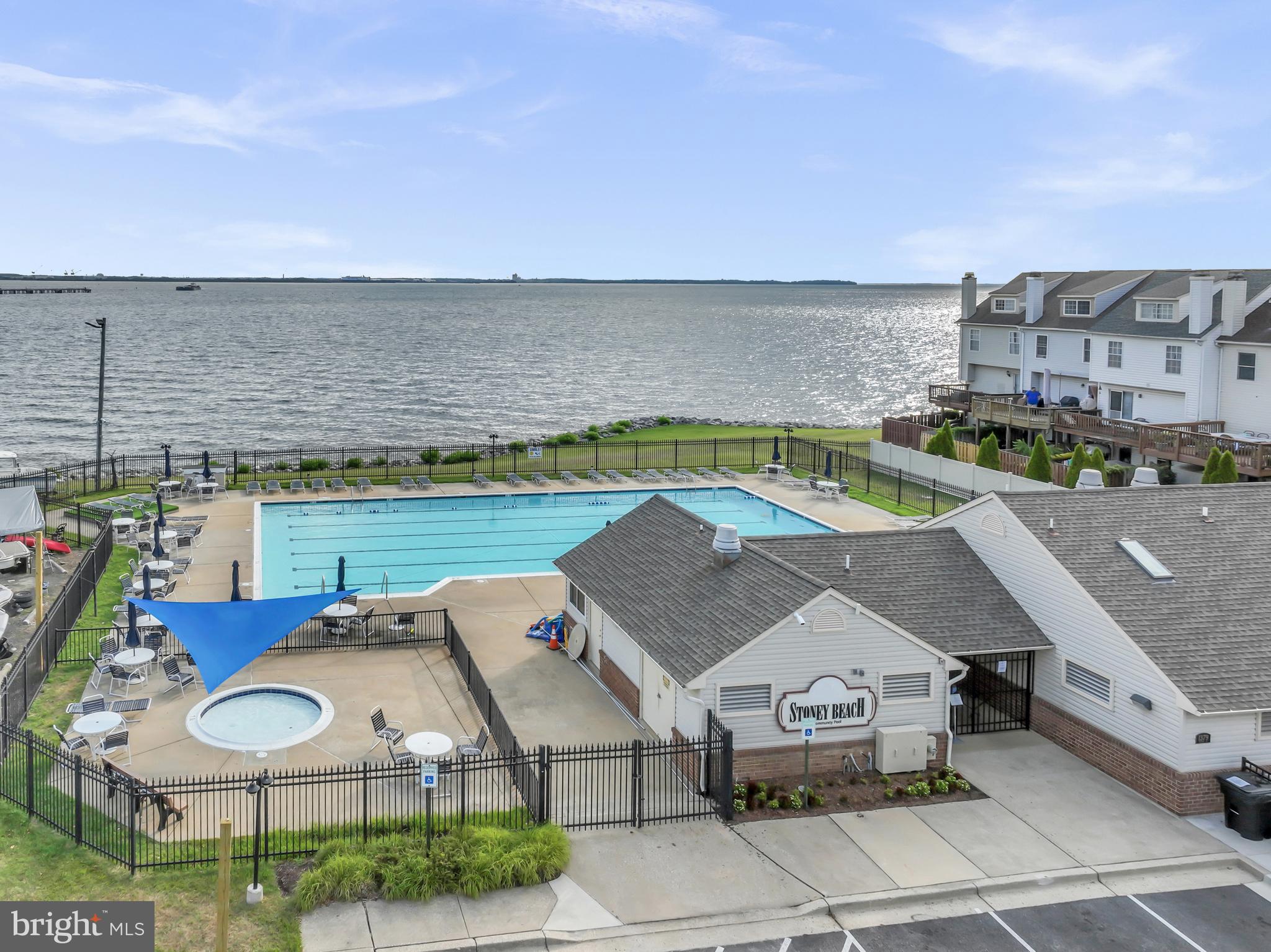 STONEY BEACH - Residential