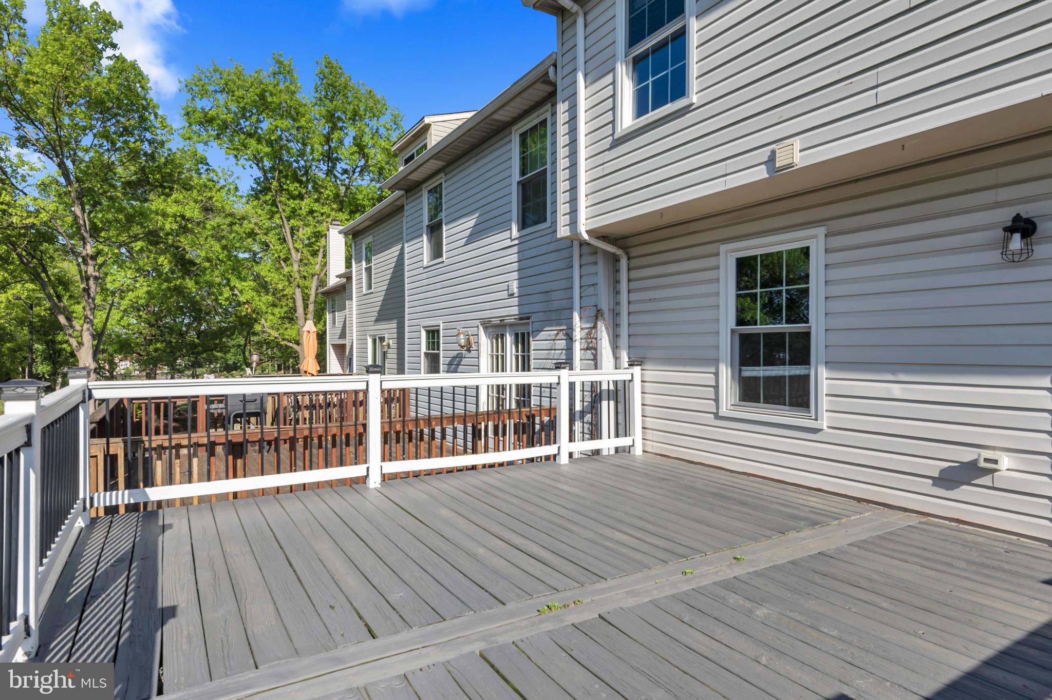 STONEY BEACH - Residential