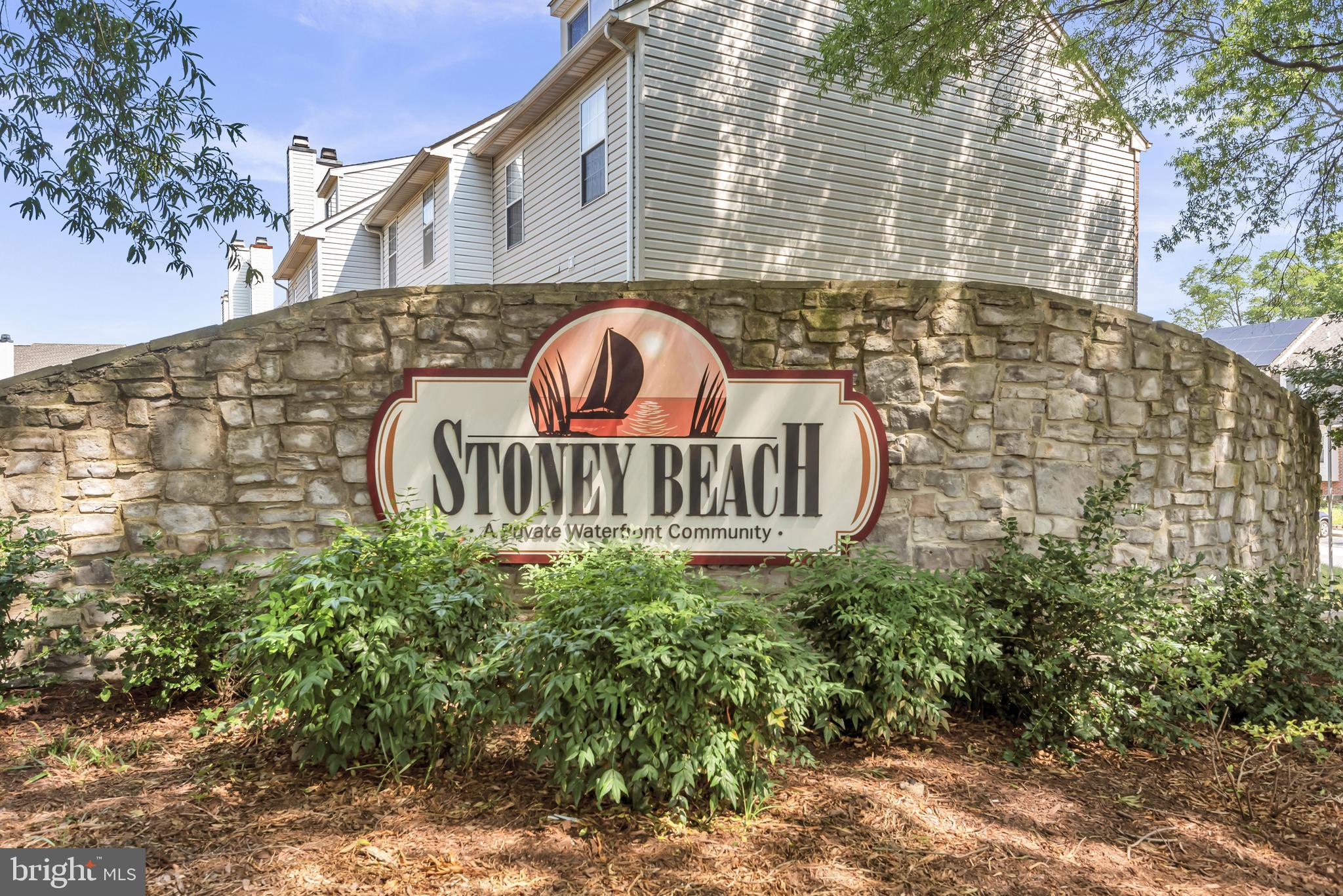 STONEY BEACH - Residential