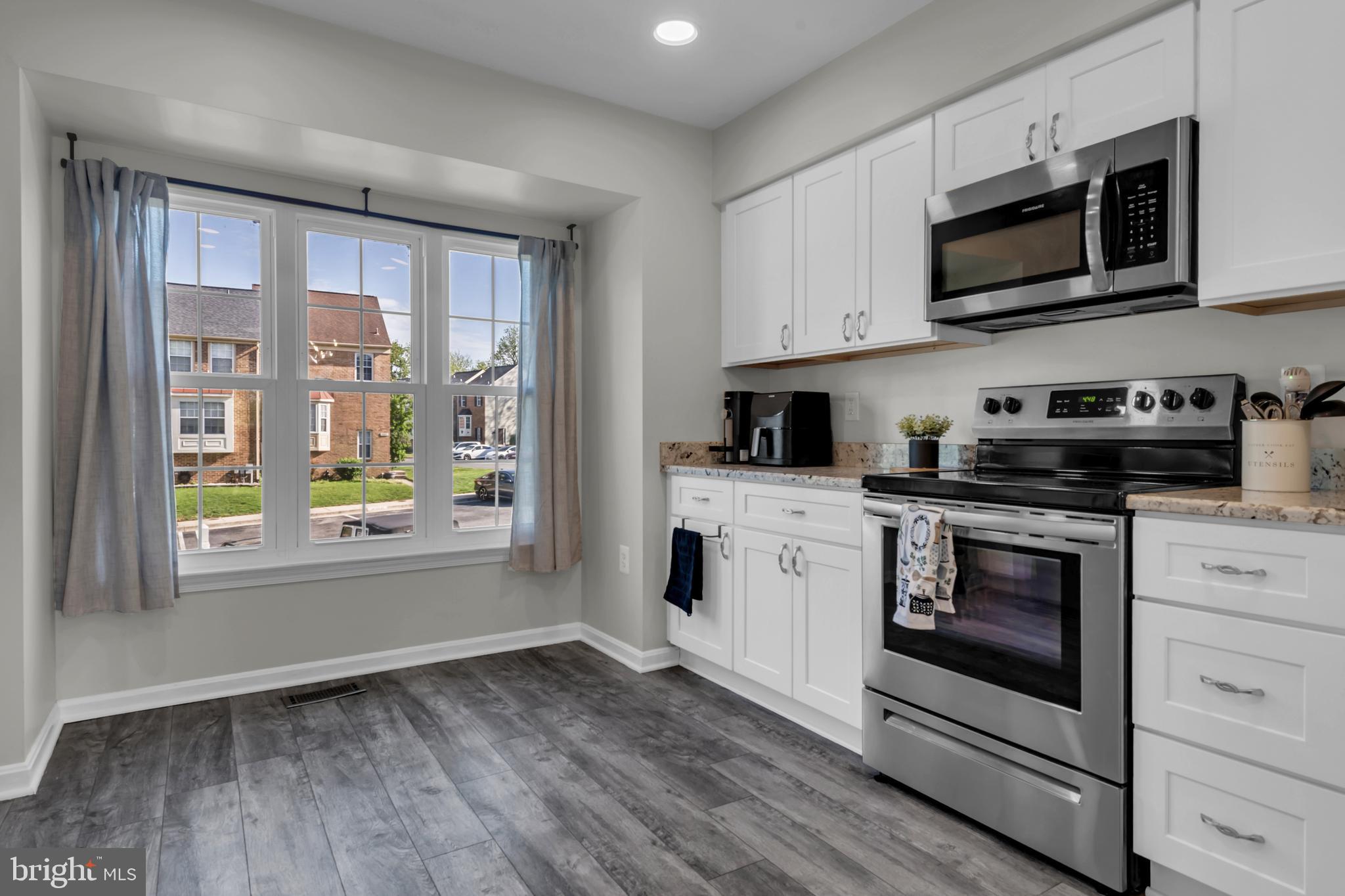 STONEY BEACH - Residential