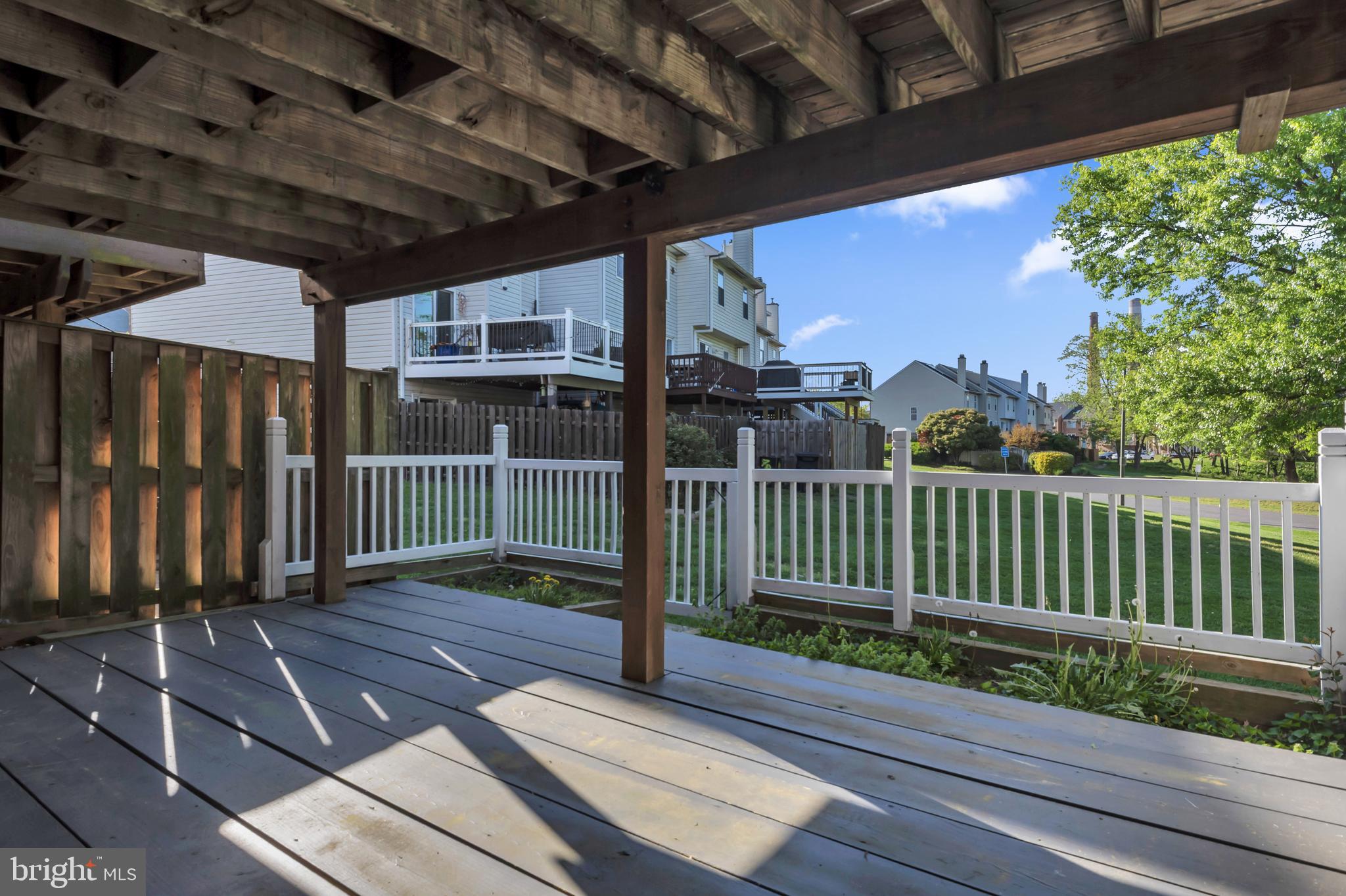 STONEY BEACH - Residential