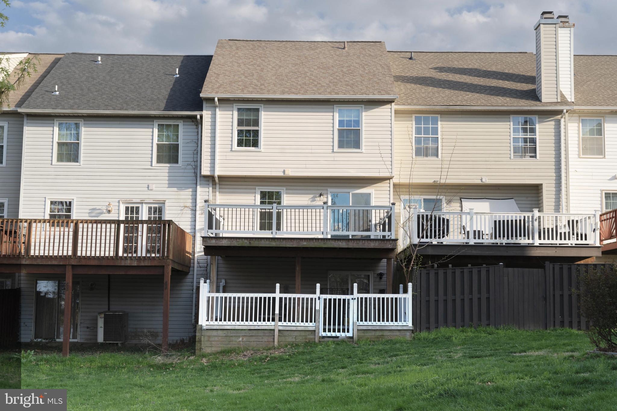 STONEY BEACH - Residential